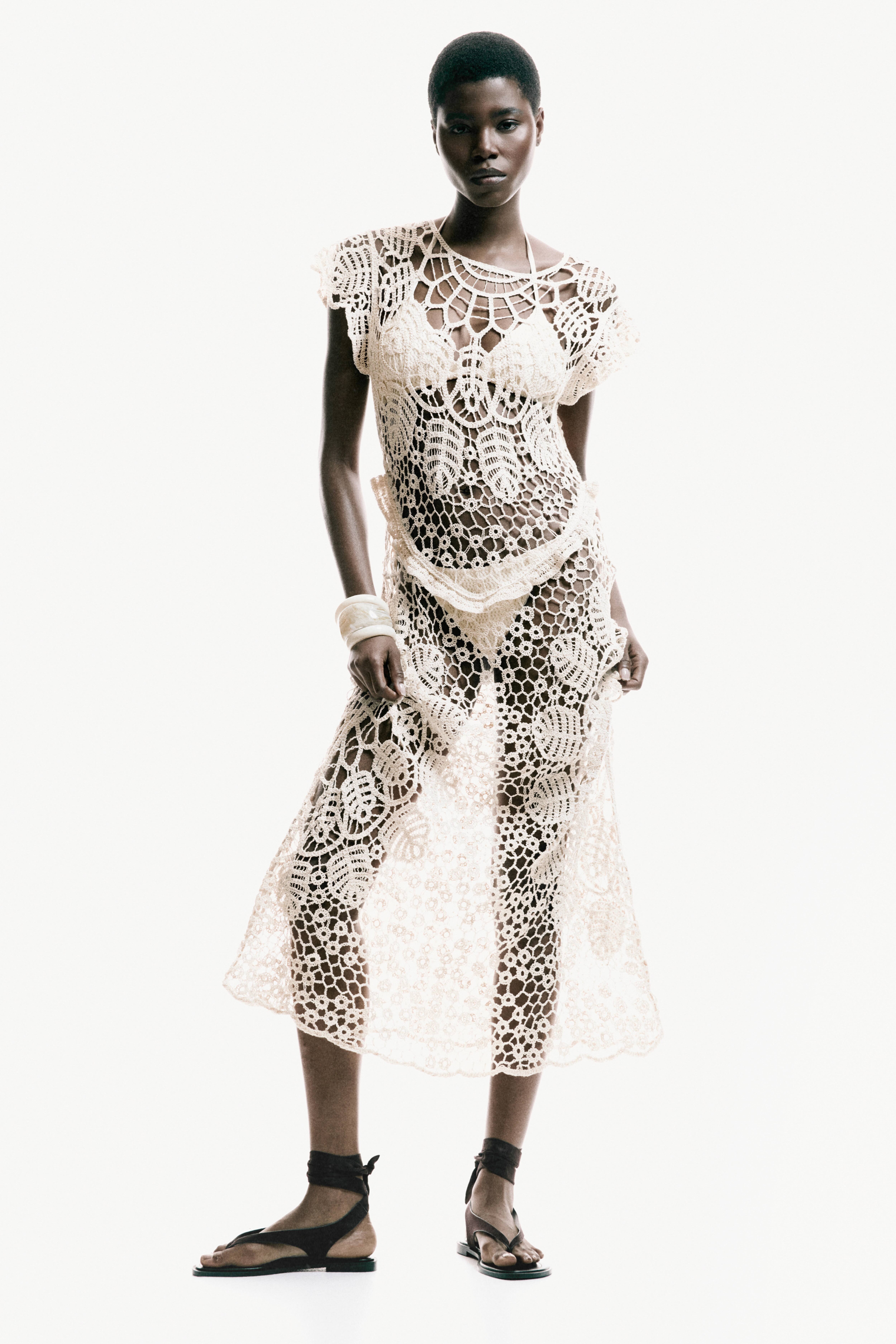 Robe d'aspect crochet avec manches à volants