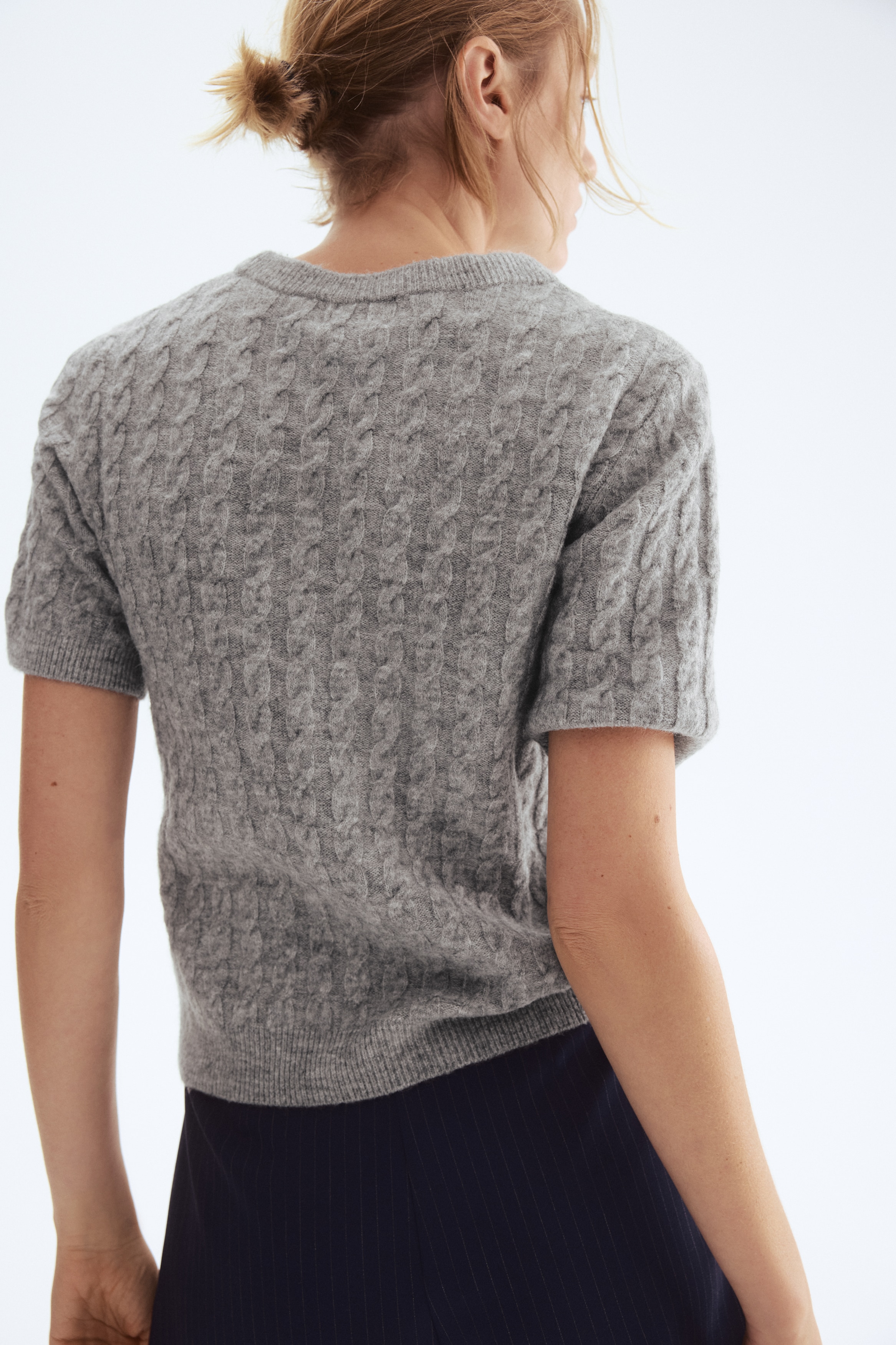 Cable-knit jumper