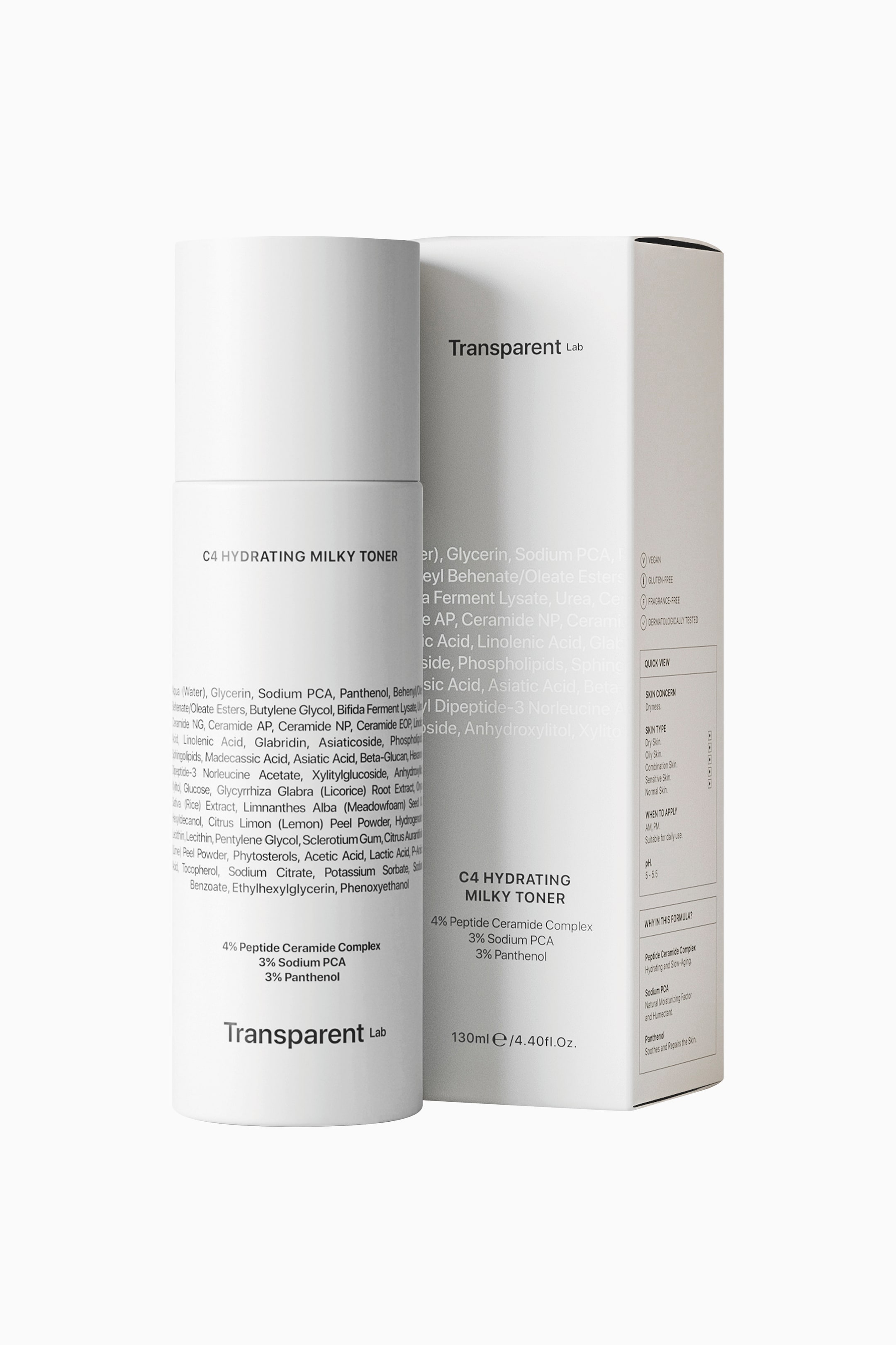 Se større billede: Transparent Lab C4 Hydrating Milky Toner er præsenteret i en cylindrisk hvid flaske, der står oprejst ved siden af sin matchende rektangulære hvide æske, som er vinklet for at vise front- og sidepanelerne. Begge emballageelementer har ren sort tekst med produktnavn, nøgleingredienser og hudplejeinformation.