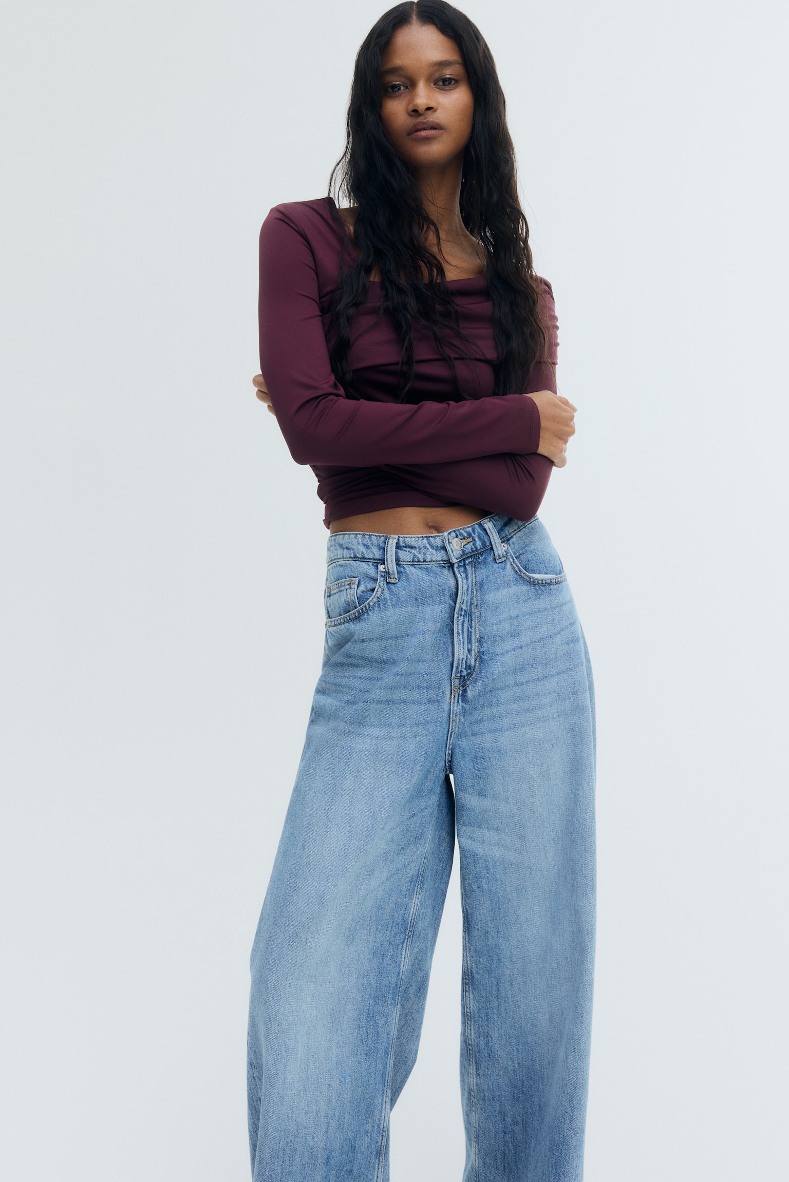 Řasený top odhalující rameno - Švestková červená/Černá/Hnědá - 3