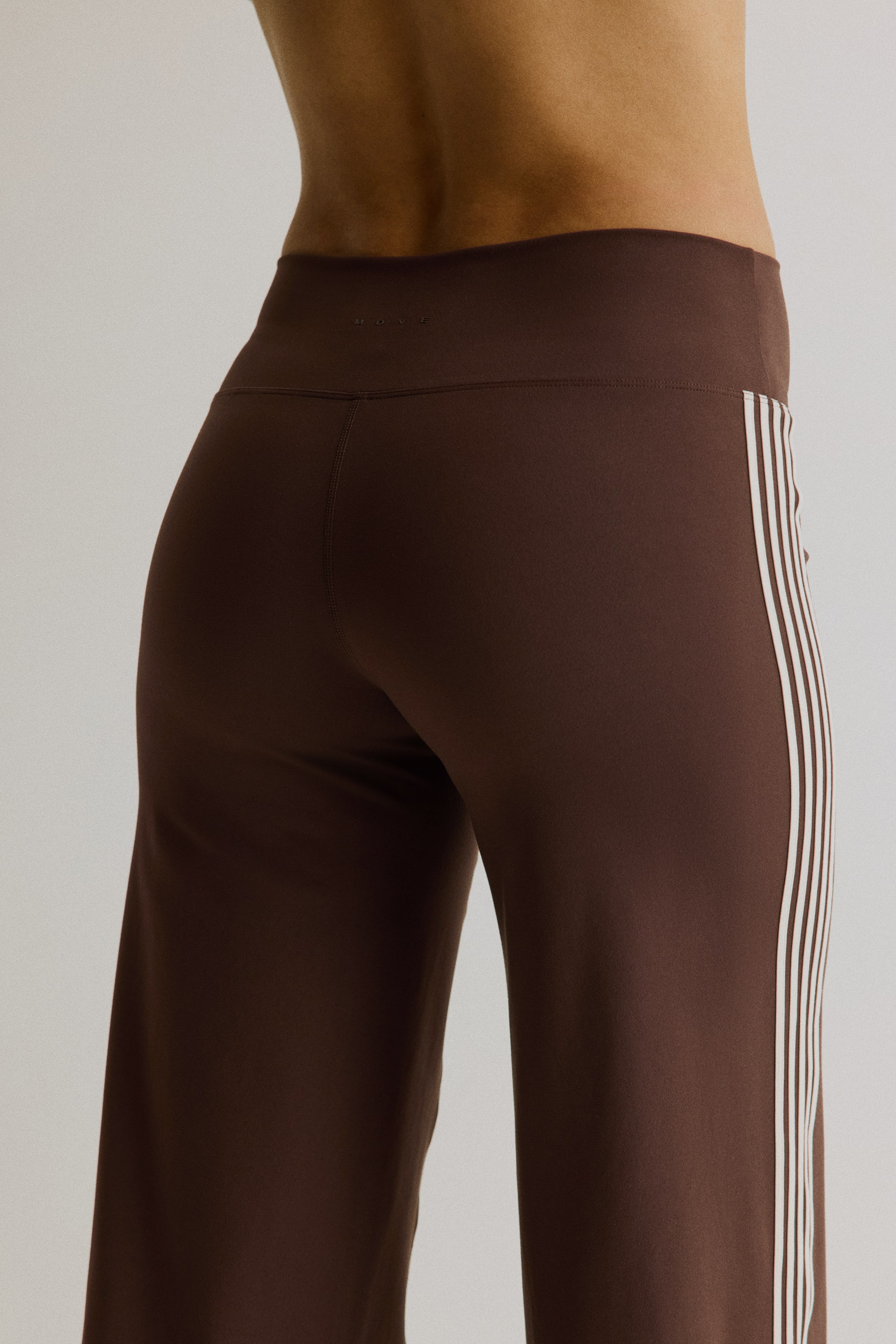 Wide-Leg Sports Leggings with SoftMove™