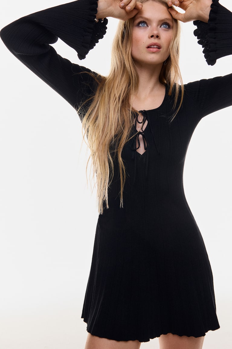slim fit dress slacks Flared Sleeves Black Ruffle Dress main image 0