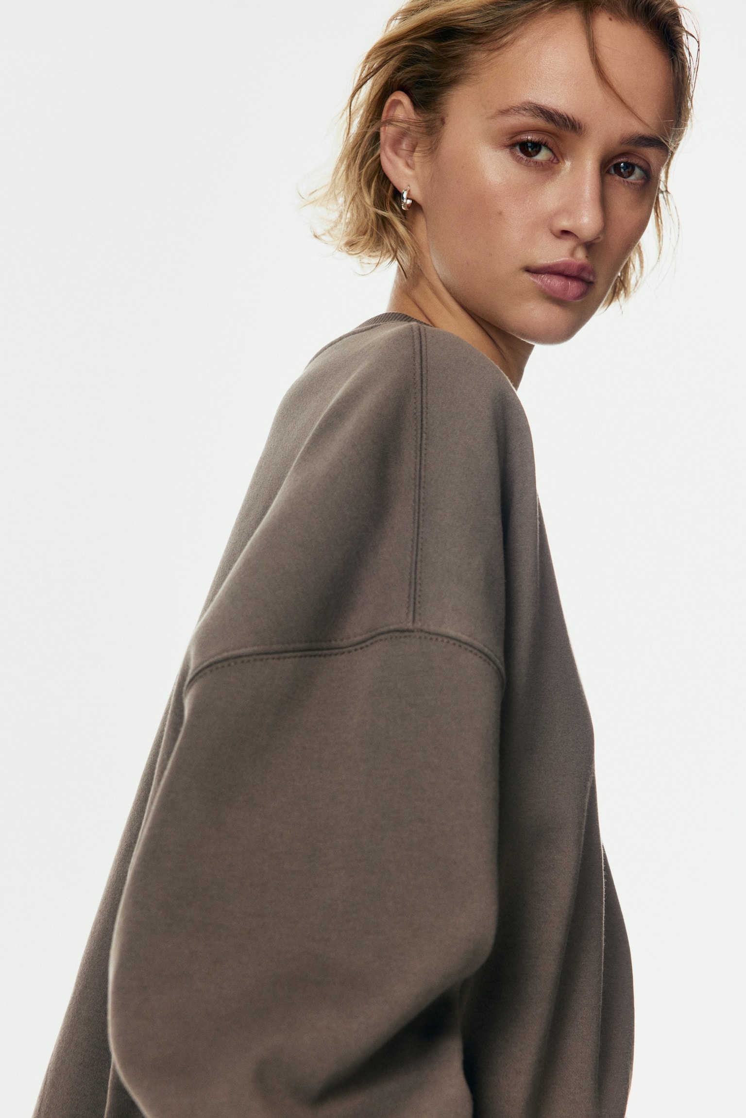 Oversized Sweatshirt - Dunkles Greige/Schwarz/Marineblau/Hellgraumeliert/Cremefarben/Dark green/Helltürkis/Hellbeige/Dark brown/Weinrot/Light pink - 6