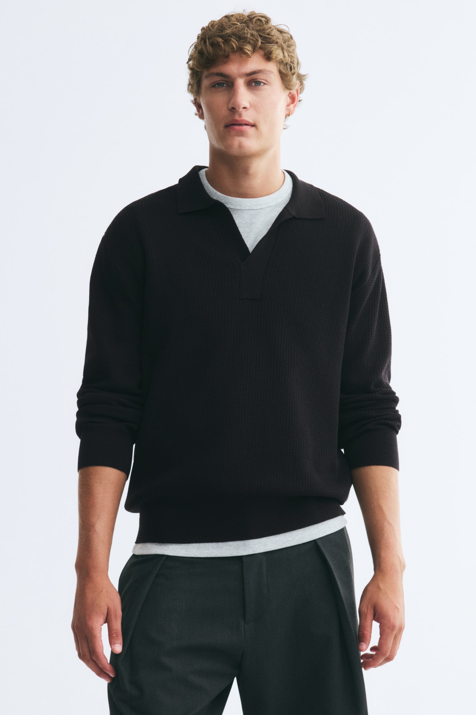 Мужское поло H&M Relaxed-Fit Knit Polo Shirt, цвет: Чёрный — фото 2