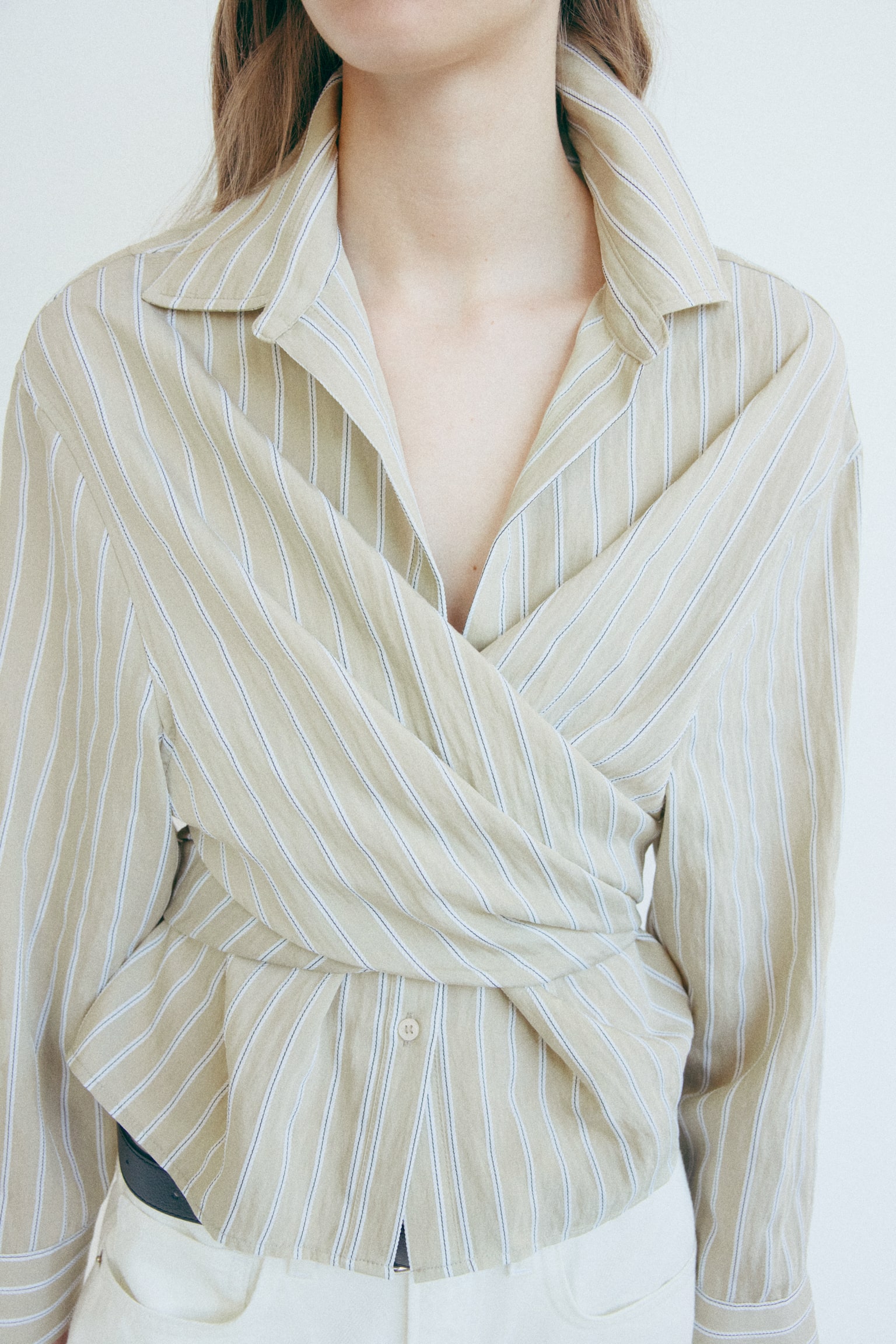 Blouse avec détail à nouer - 4