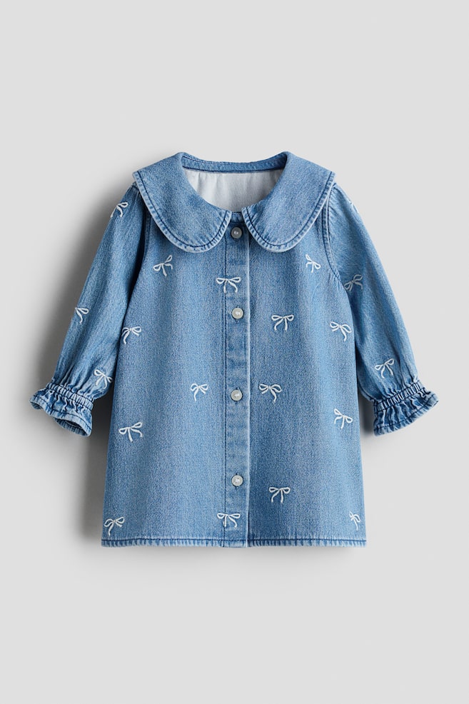 Denim-Blusenkleid mit Stickereien - Denimblau/Schleifen - 1