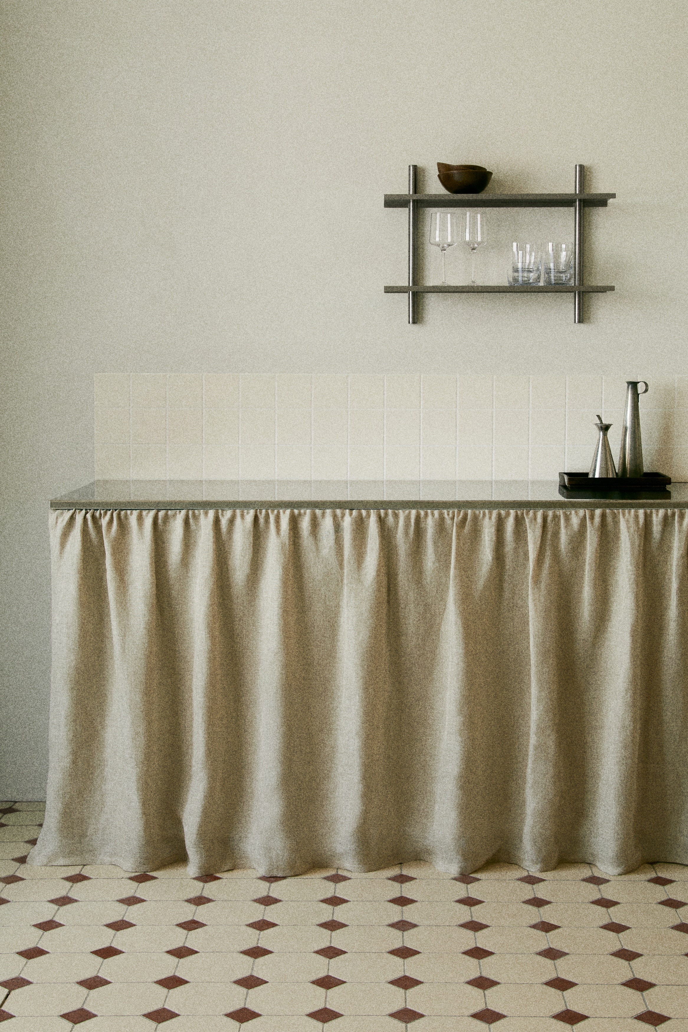 Estante de parede em metal - Prateado