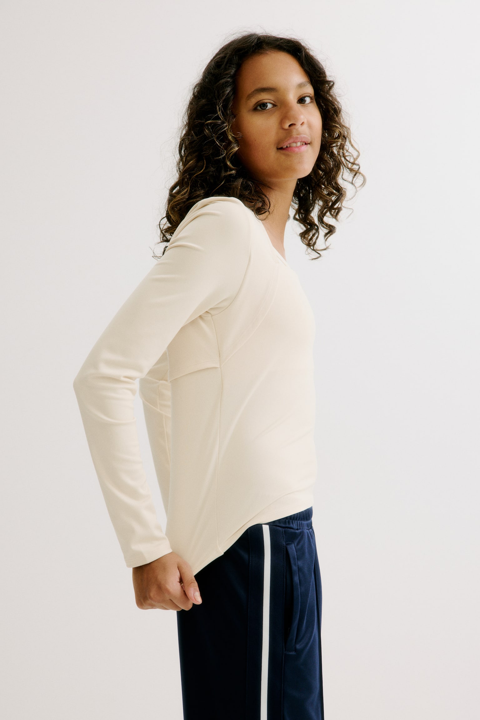 Long-sleeved sports top with DryMove™ - Light beige/Black - 2