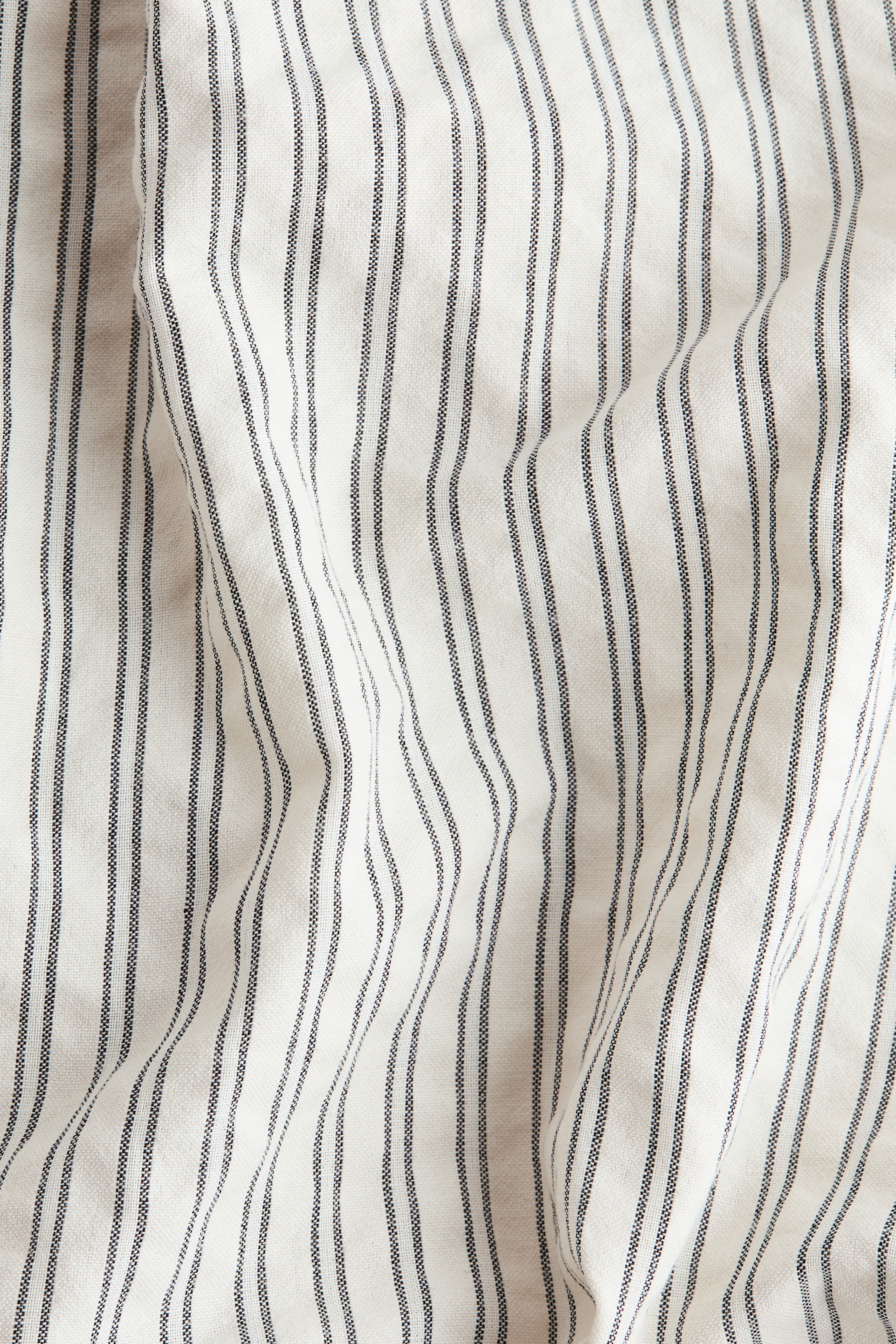 Robe volantée à bretelles fines