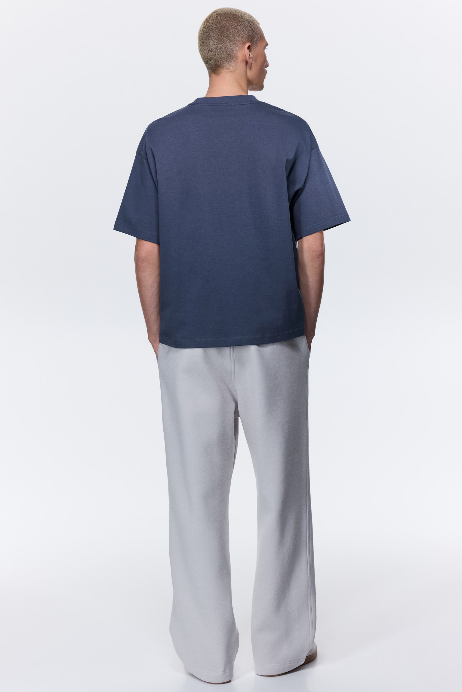 Спортивні штани Loose Fit - Світло-сірий/Темно-синій/Зелений хакі/Коричневий/Чорний/Темний сливово-фіолетовий/Світло-сірий меланж/Кремовий/Сірий - 3