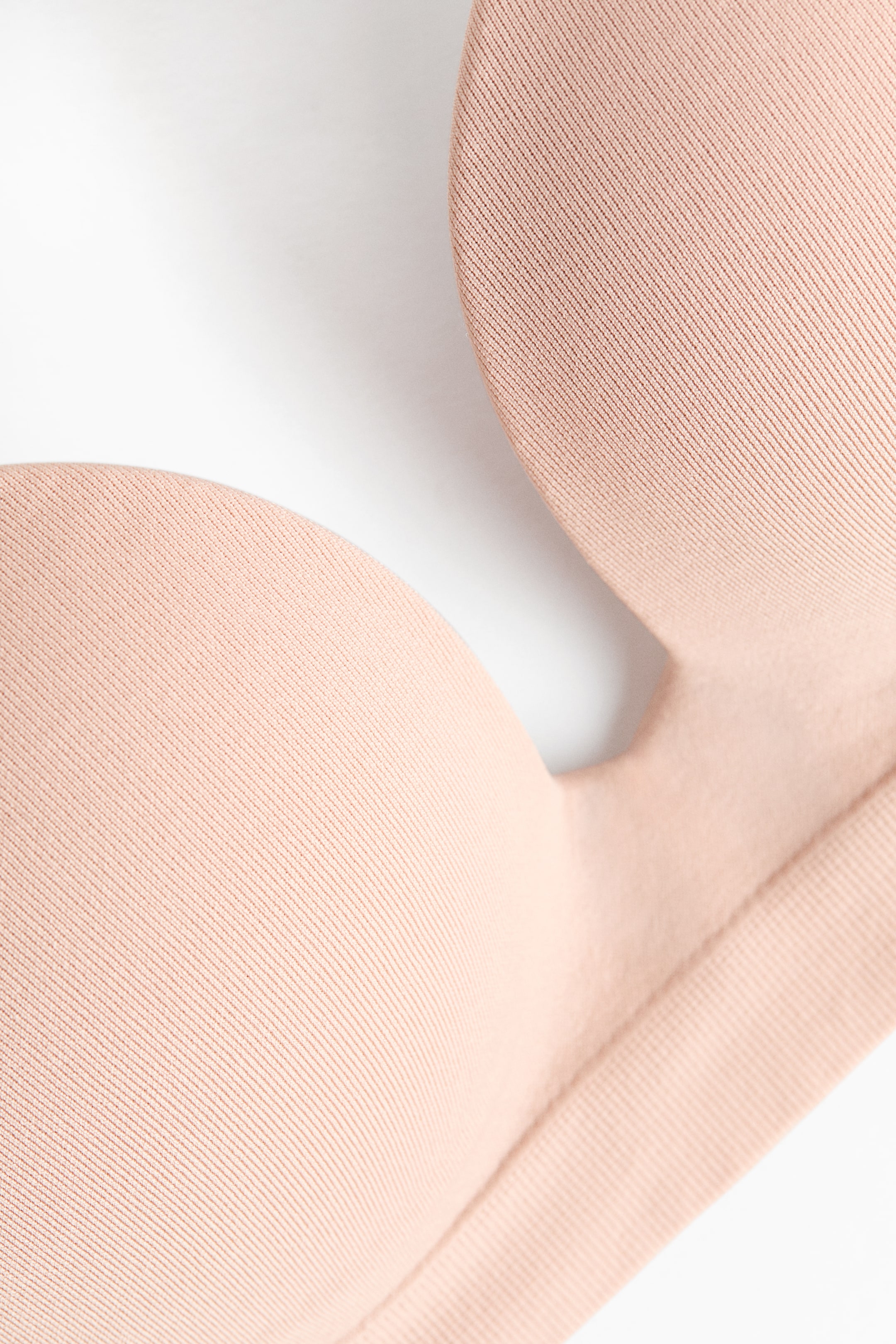 Soutien-gorge balconnet pigeonnant sans coutures
