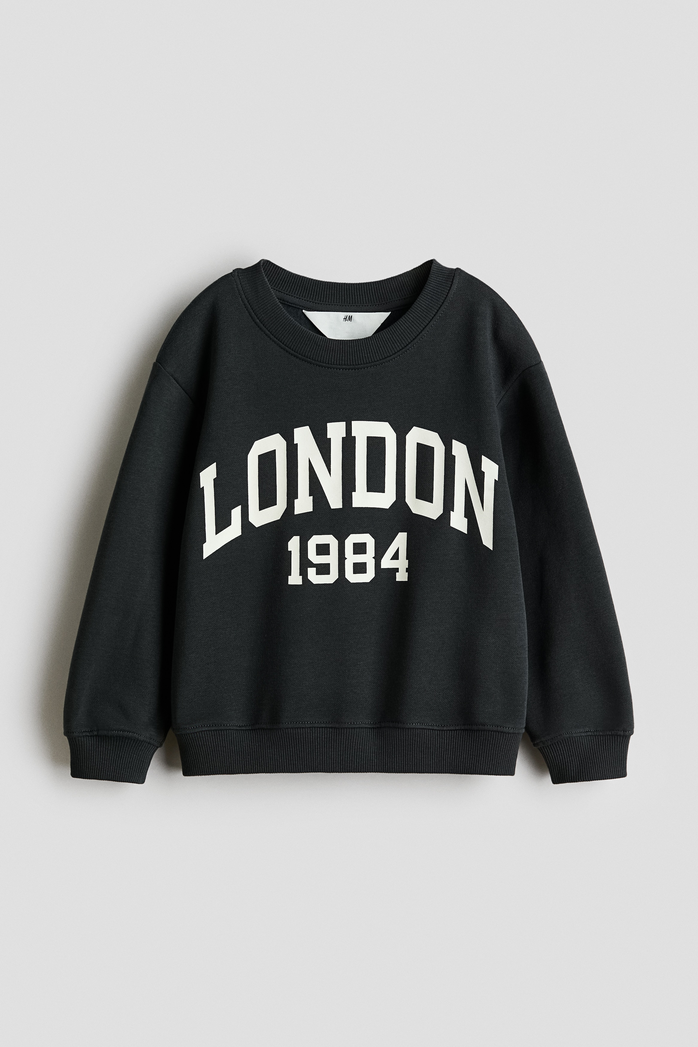 Sweatshirt mit PrintModell
