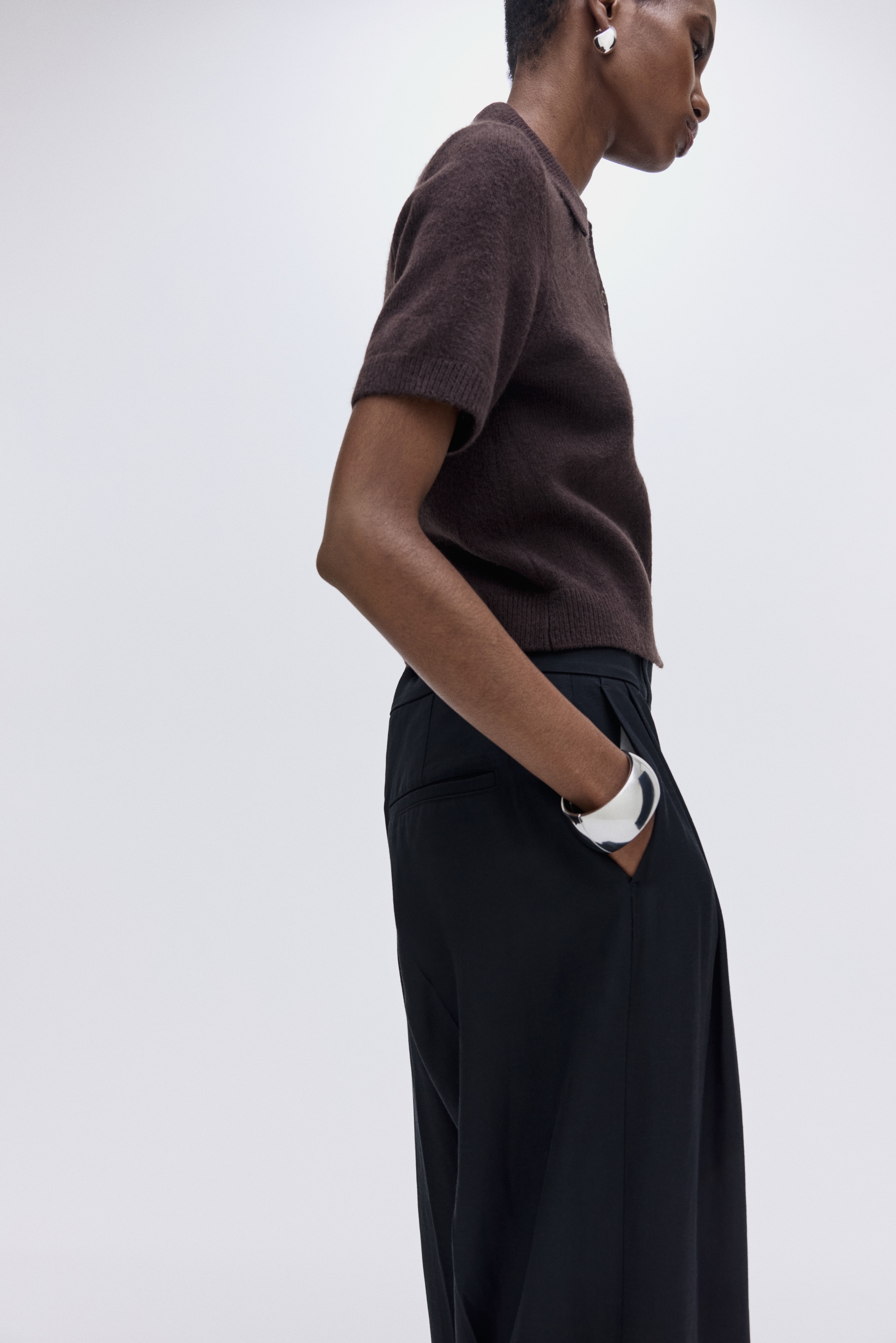 Short-sleeved collared cardigan