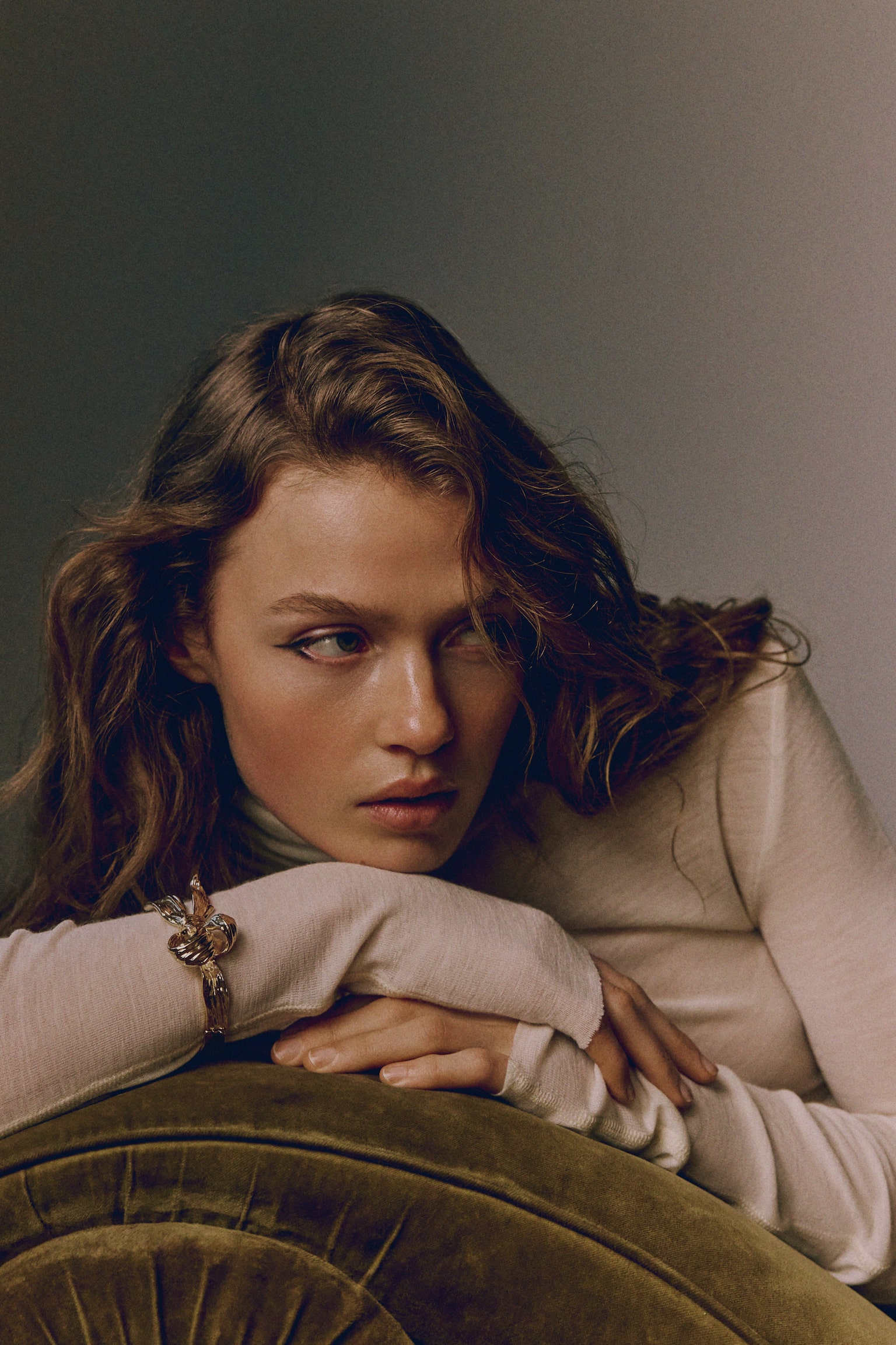 Zawiasowa bransoletka w kształcie kokardy - Złocisty - 2