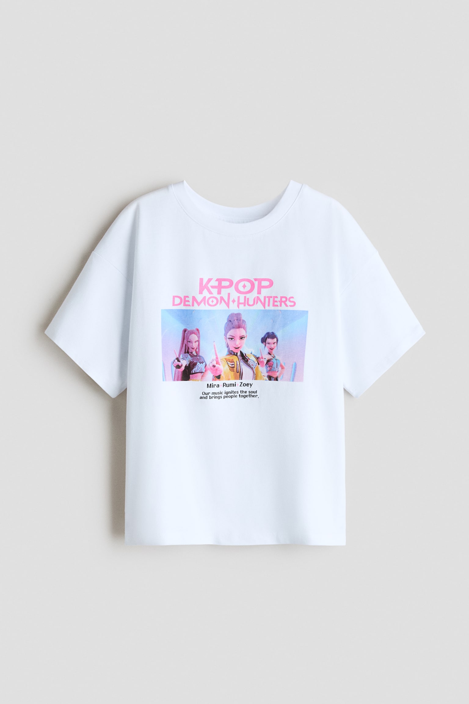 Nyomott mintás pamutpóló - Fehér/KPop Demon Hunters/Világossárga/CapyFun/Rózsaszín/Lilo & Stitch/Elefántcsontfehér/SmileyWorld®/Világos hamvaskék/Cinnamoroll/Black/KPop Demon Hunters/Világos rózsaszín/Snoopy/Fehér/Pochacco