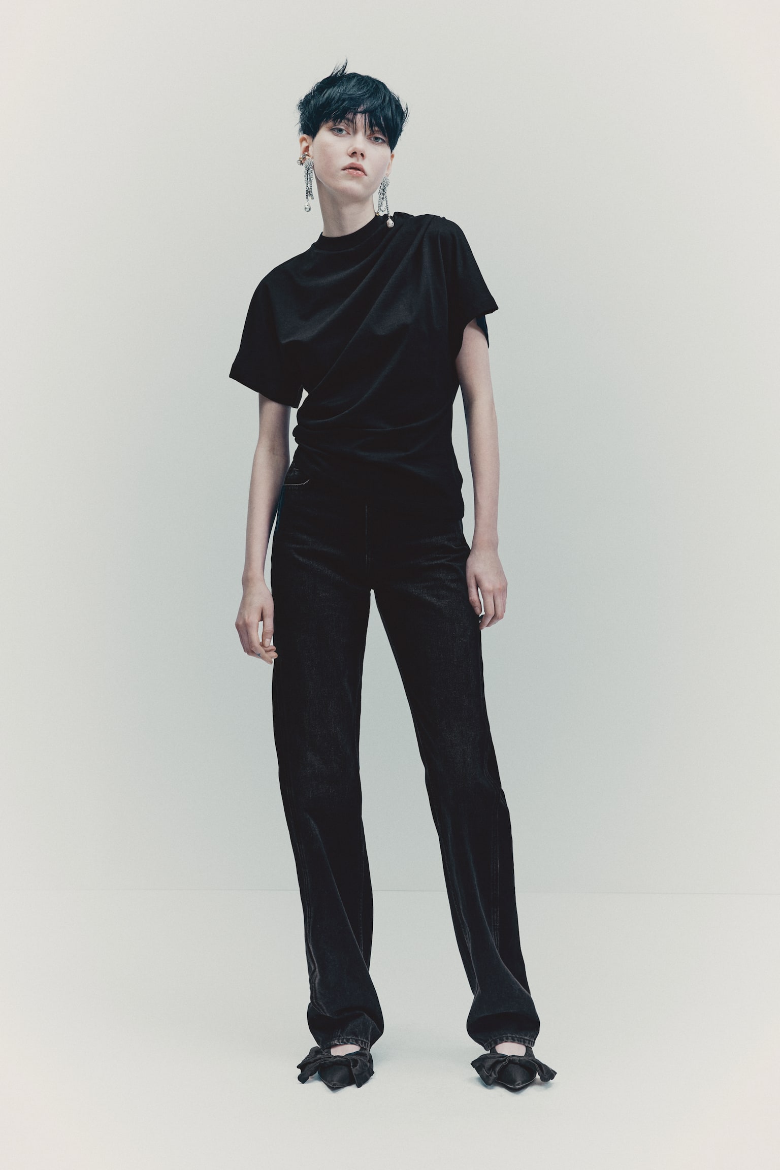 Nariasené tričko - Čierna - 2