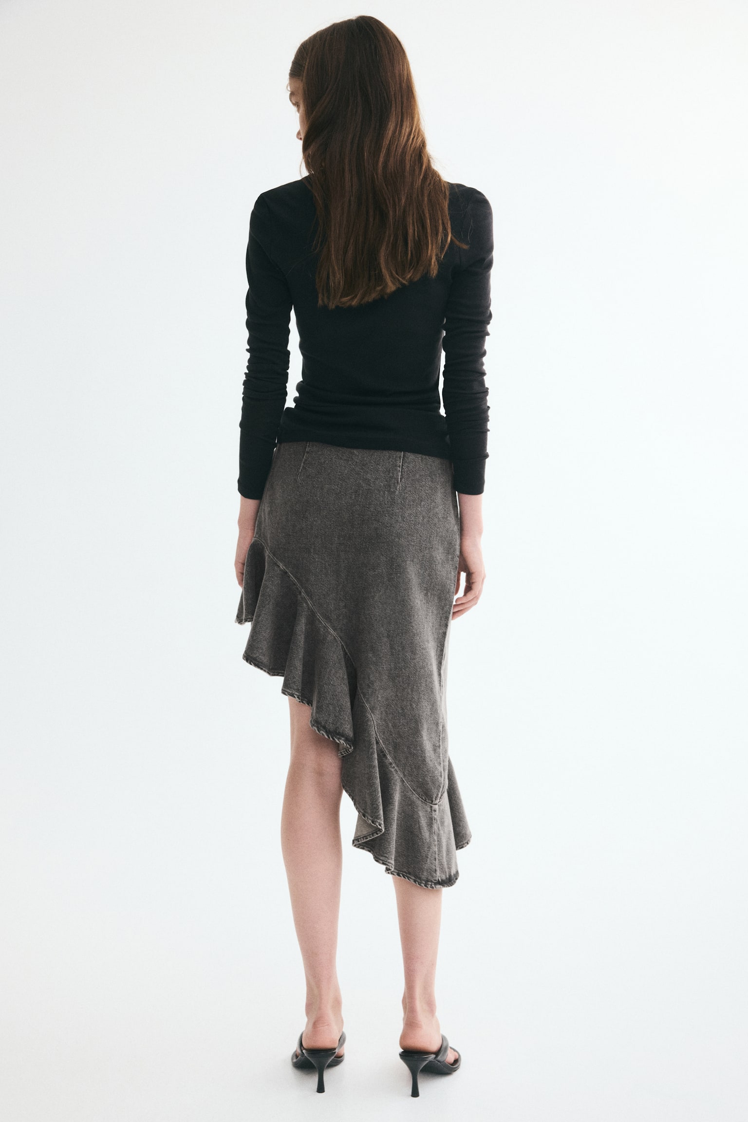Женская юбка H&M Asymmetric Denim Skirt, цвет: Тёмный джинсовый серый — фото 4