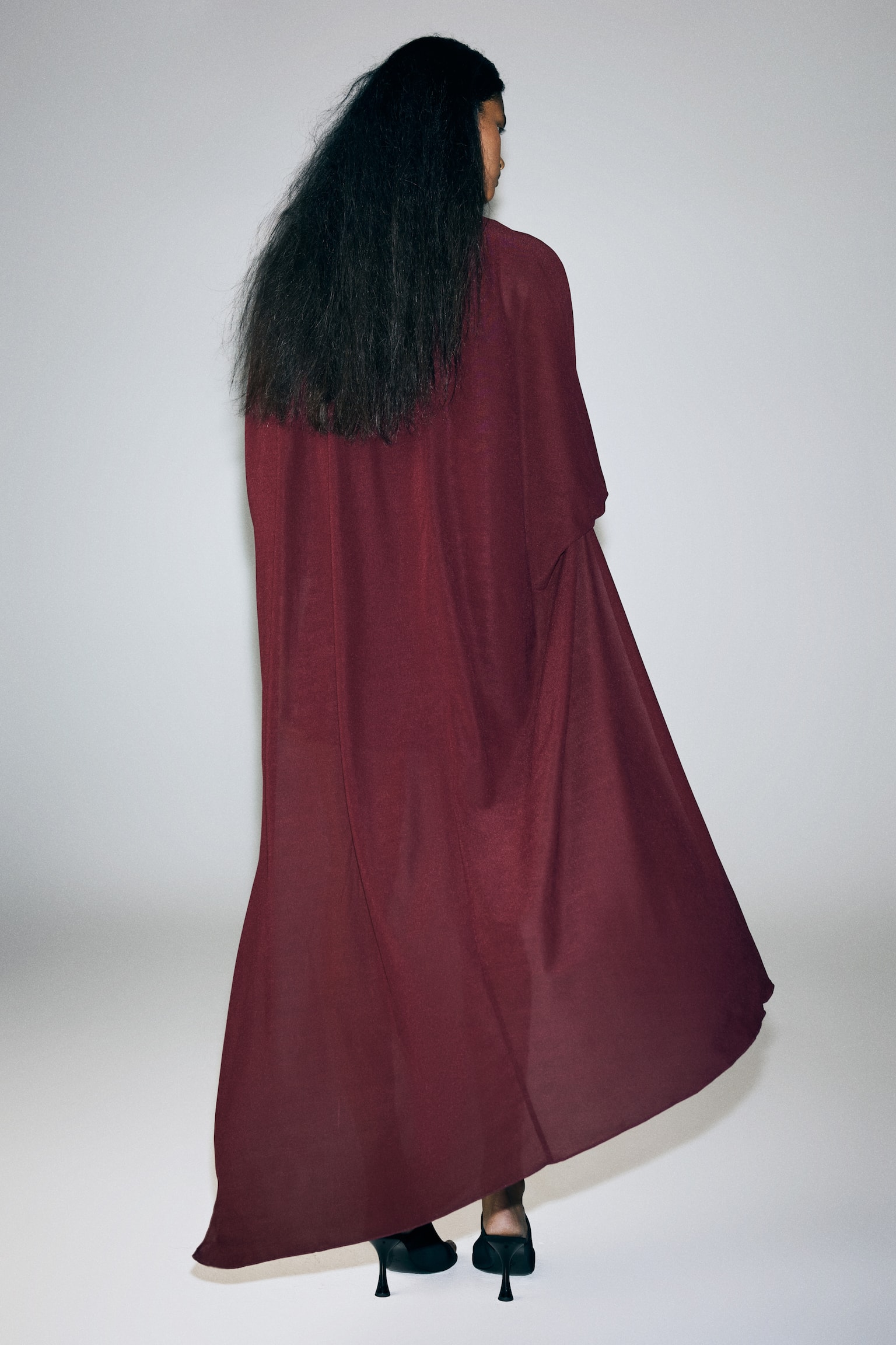 Женское платье H&M Draped Cape, цвет: Бордовый — фото 6
