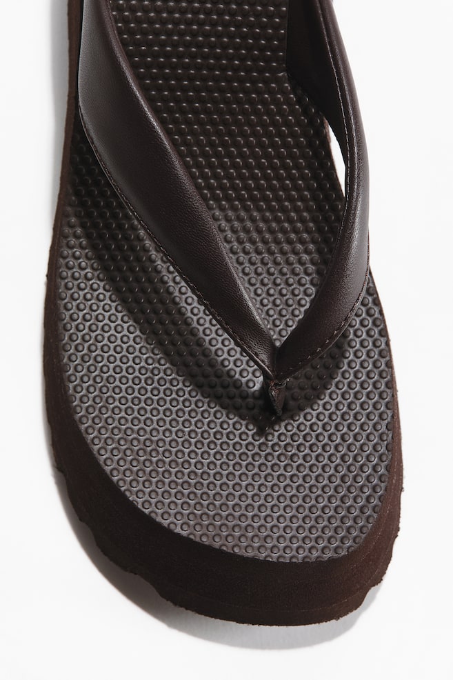 Wedge-heeled flip-flops - Dark brown - 2