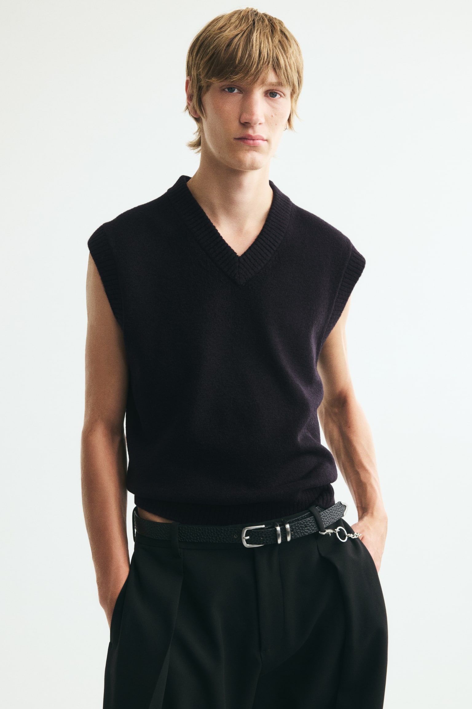 Мужской жилет H&M Relaxed-Fit Sweater Vest, цвет: Чёрный — фото 3