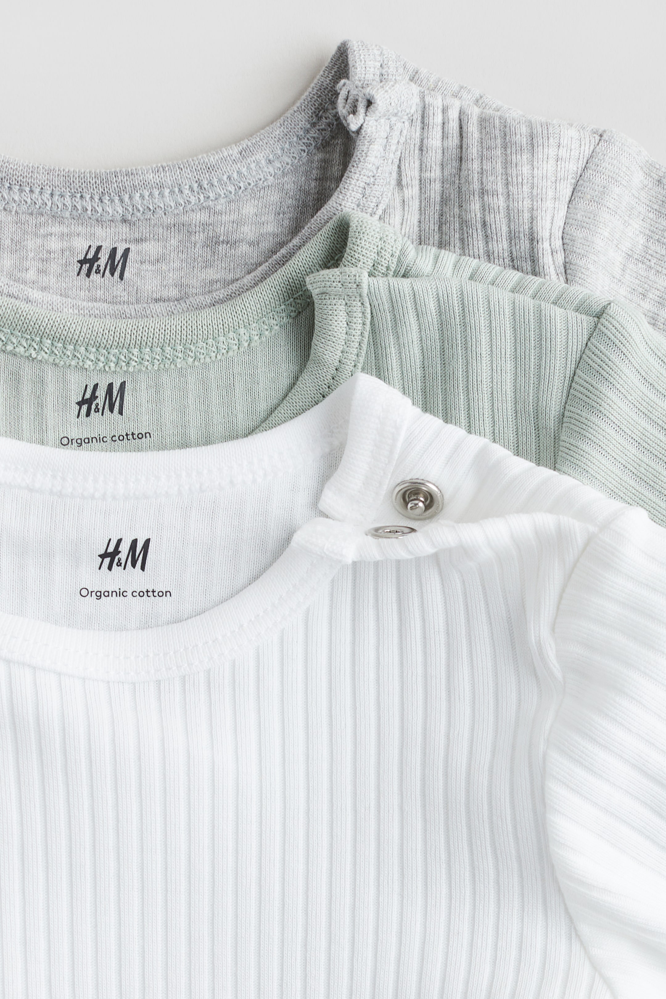 הצגת תמונה גדולה יותר: מארז 3 בגדי גוף ריב מכותנה - ירוק מאובק בהיר/אפור בהיר - Kids | H&M IL 2