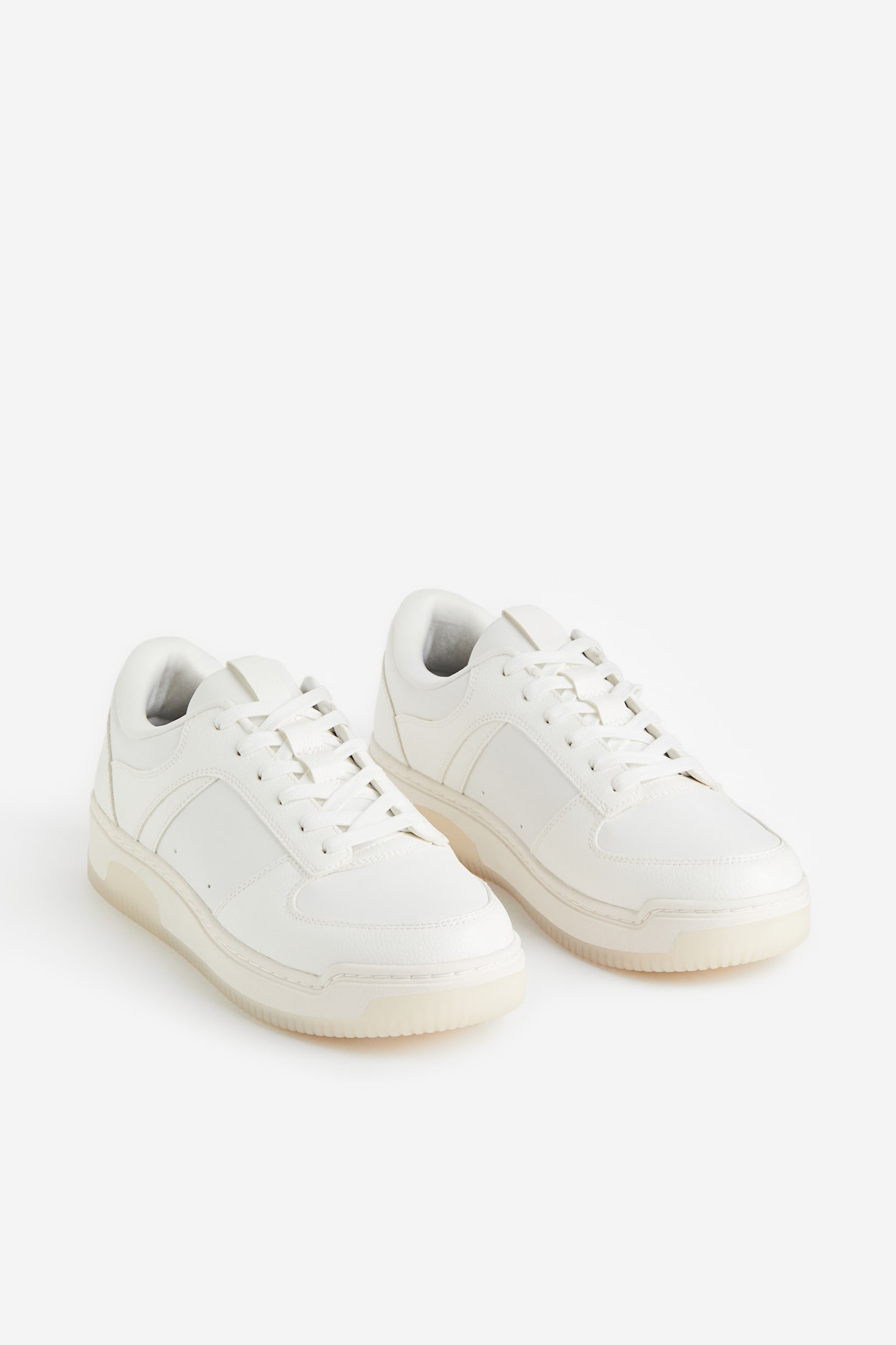 Sneakers - White/Cream/Black - 7