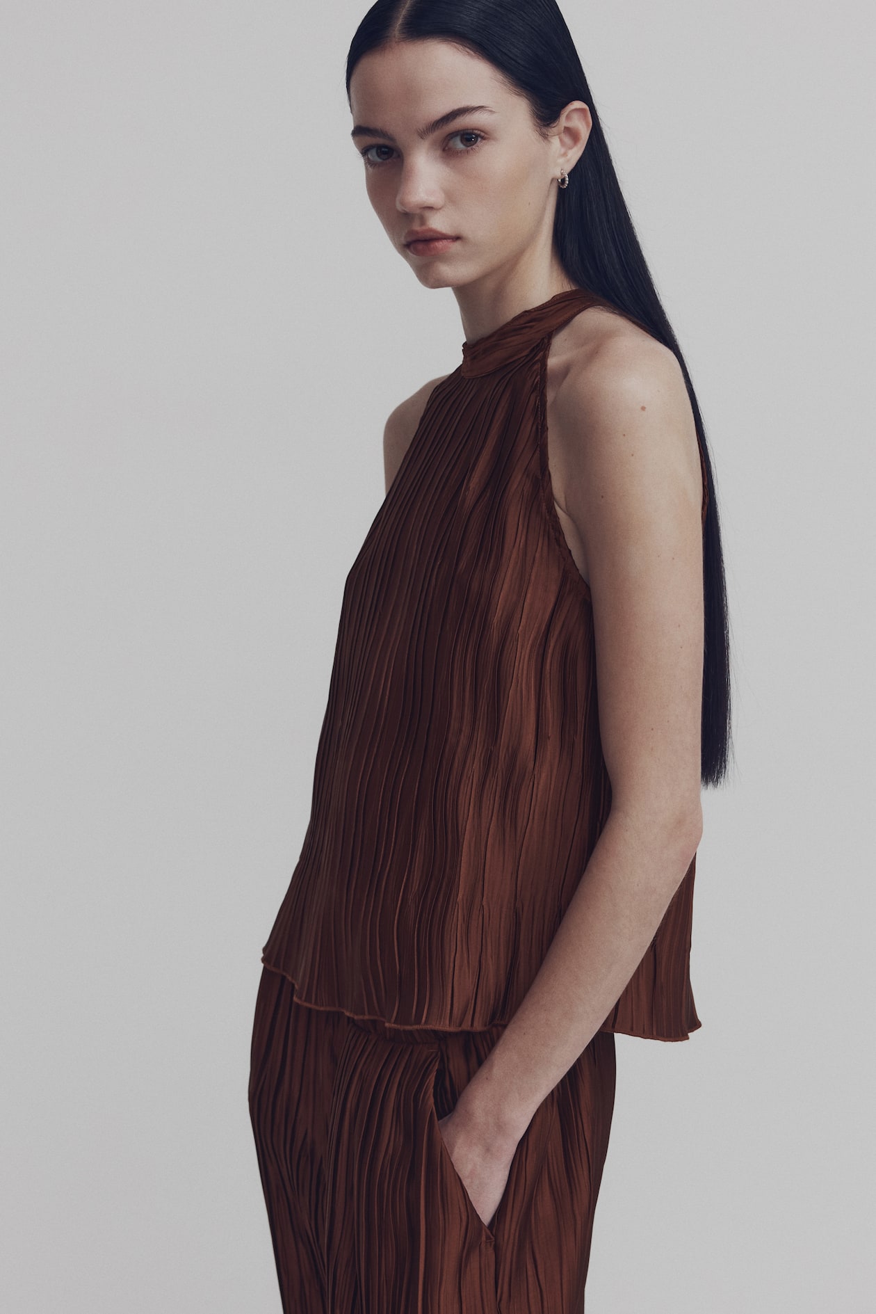 Sleeveless Crinkled Top - image 4