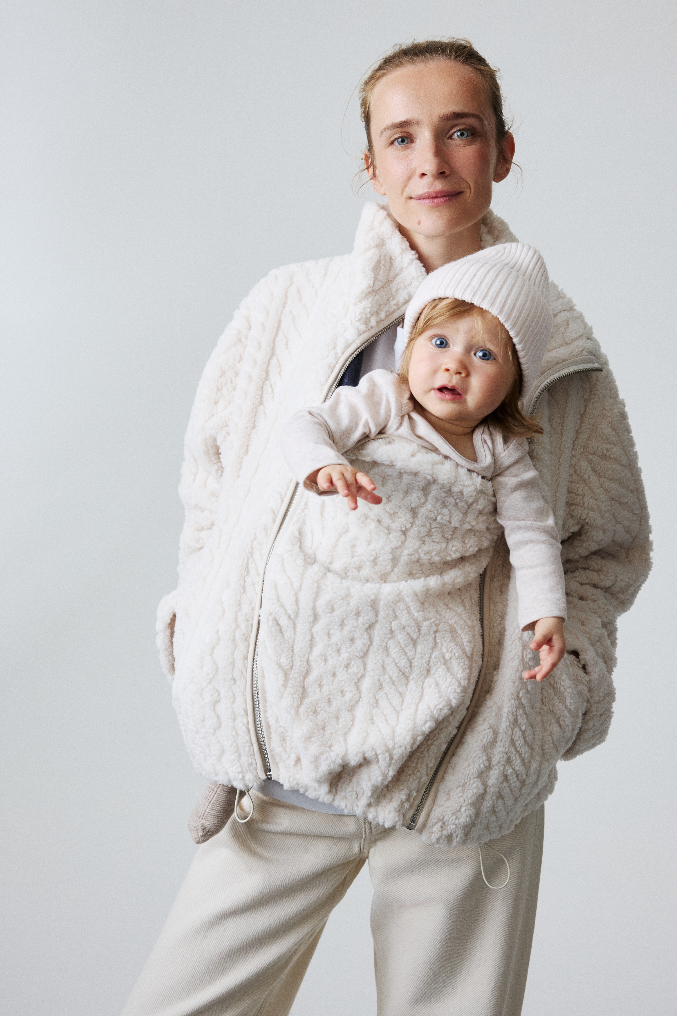 MAMA Before & After Tedi jakna s umetkom za bebu - Krem