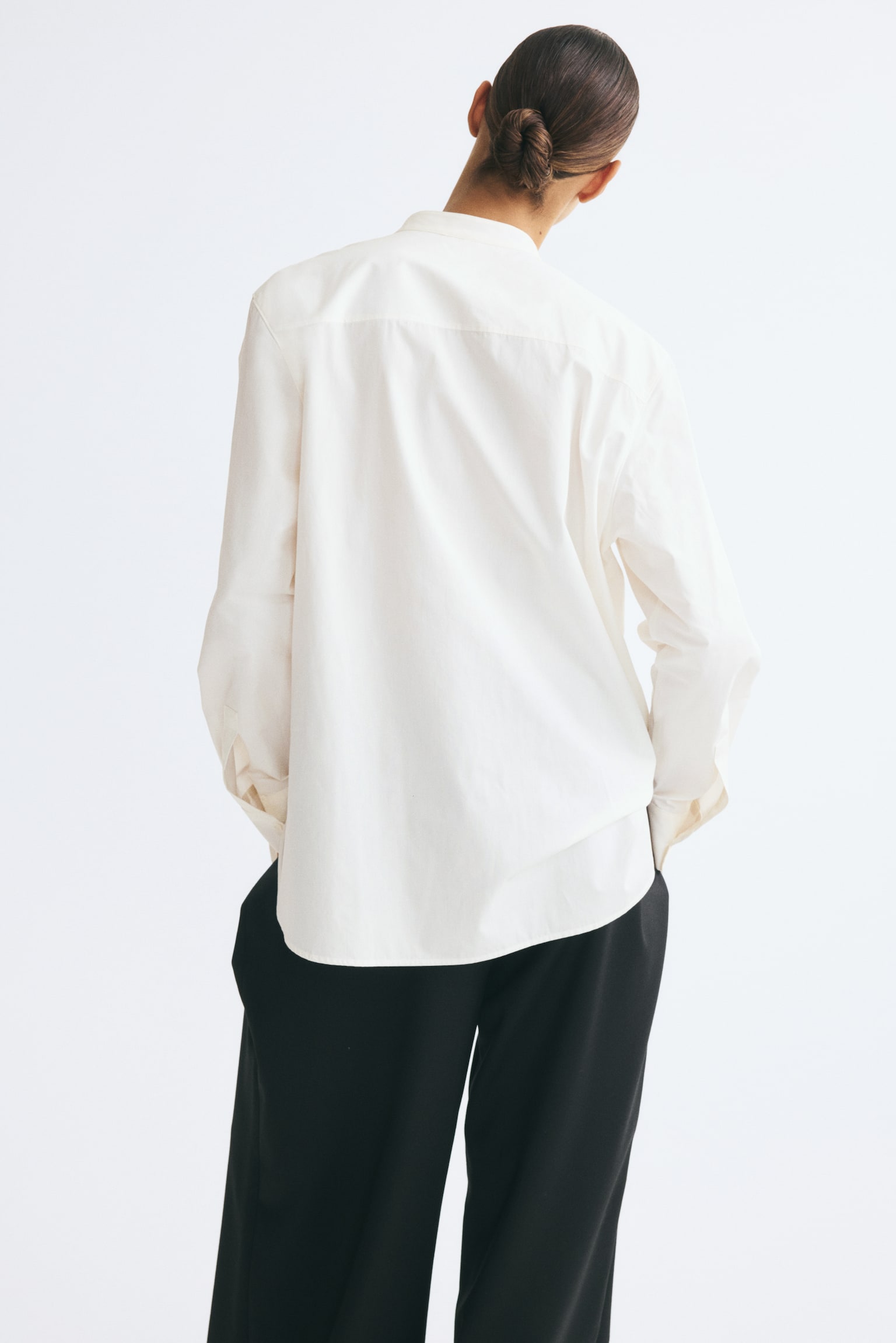 Женская рубашка H&M Oversized Embroidered, цвет: Кремовый — фото 4