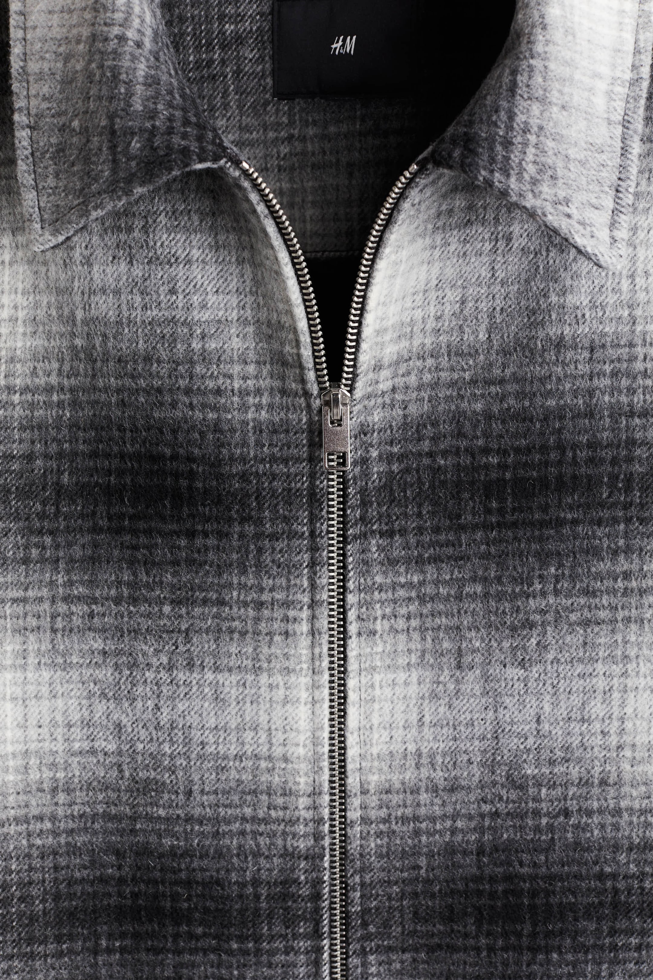 拡大画像を表示: レギュラーフィット ウールブレンドオーバーシャツ - ダークグレー／チェック - Men | H&M JP 2