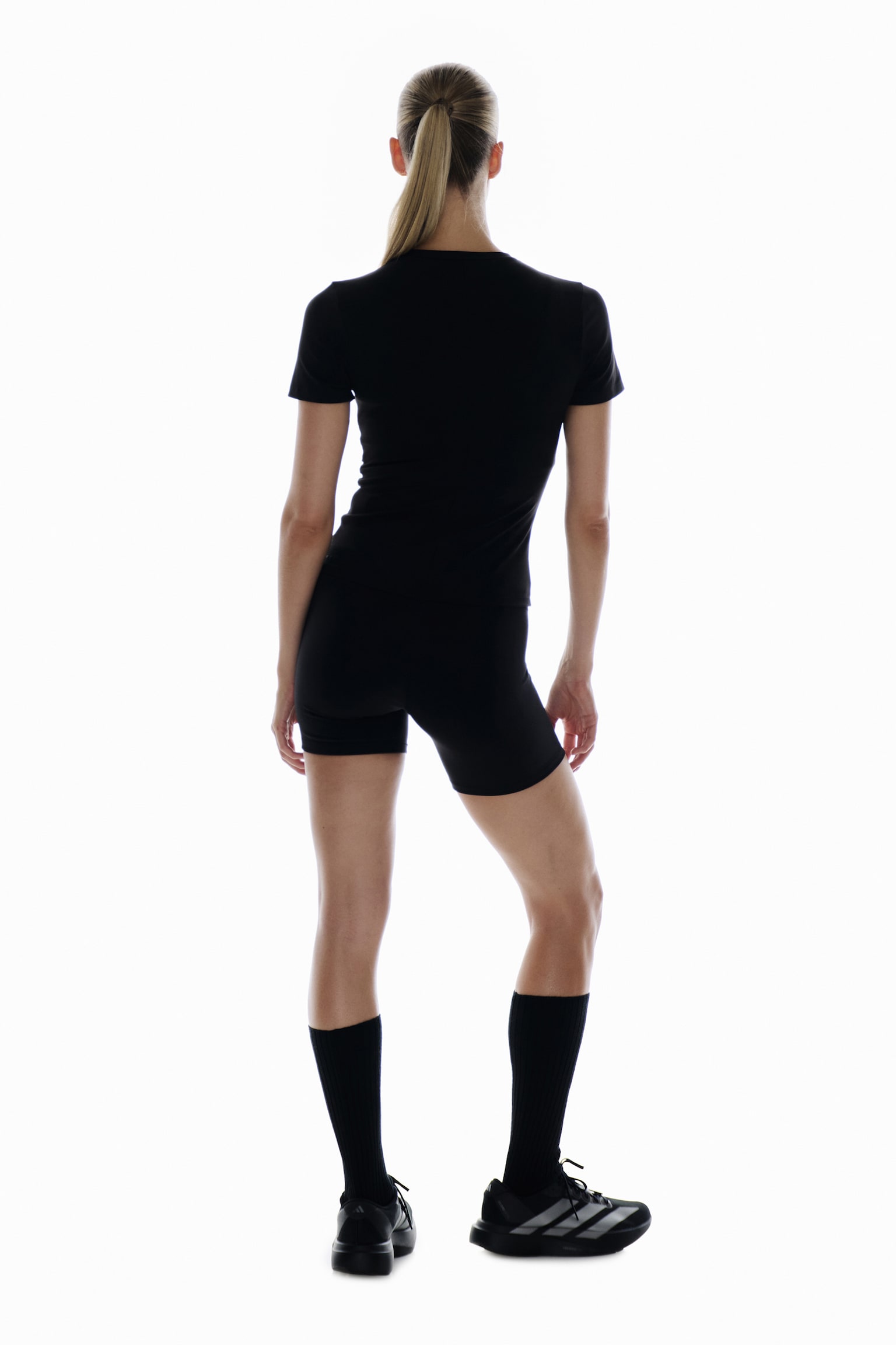 Женский топ H&M Move Lightweight Yoga with SoftMove™, цвет: Чёрный — фото 8