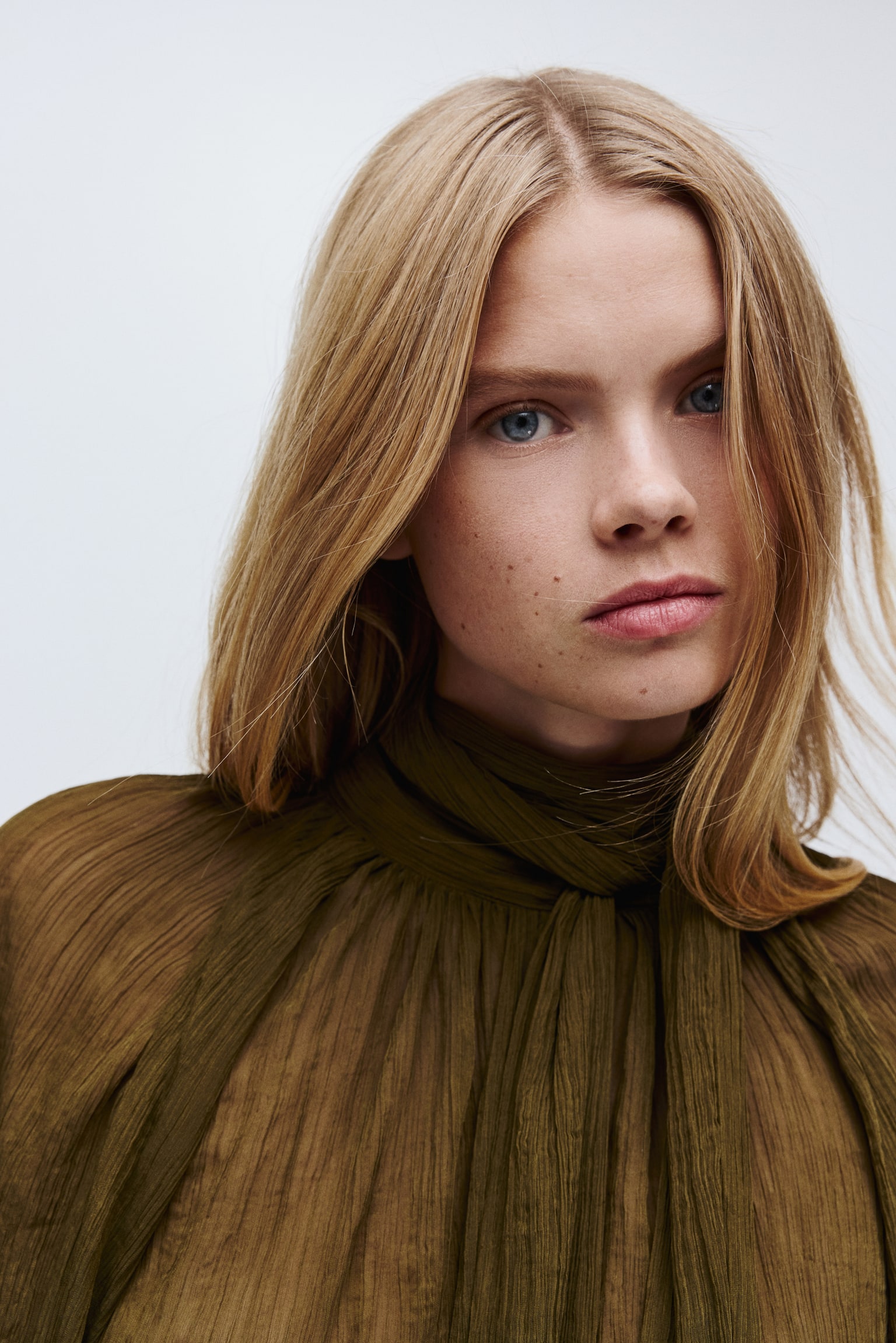 Áo kiểu buộc nơ cổ - Màu vàng ô liu - 4