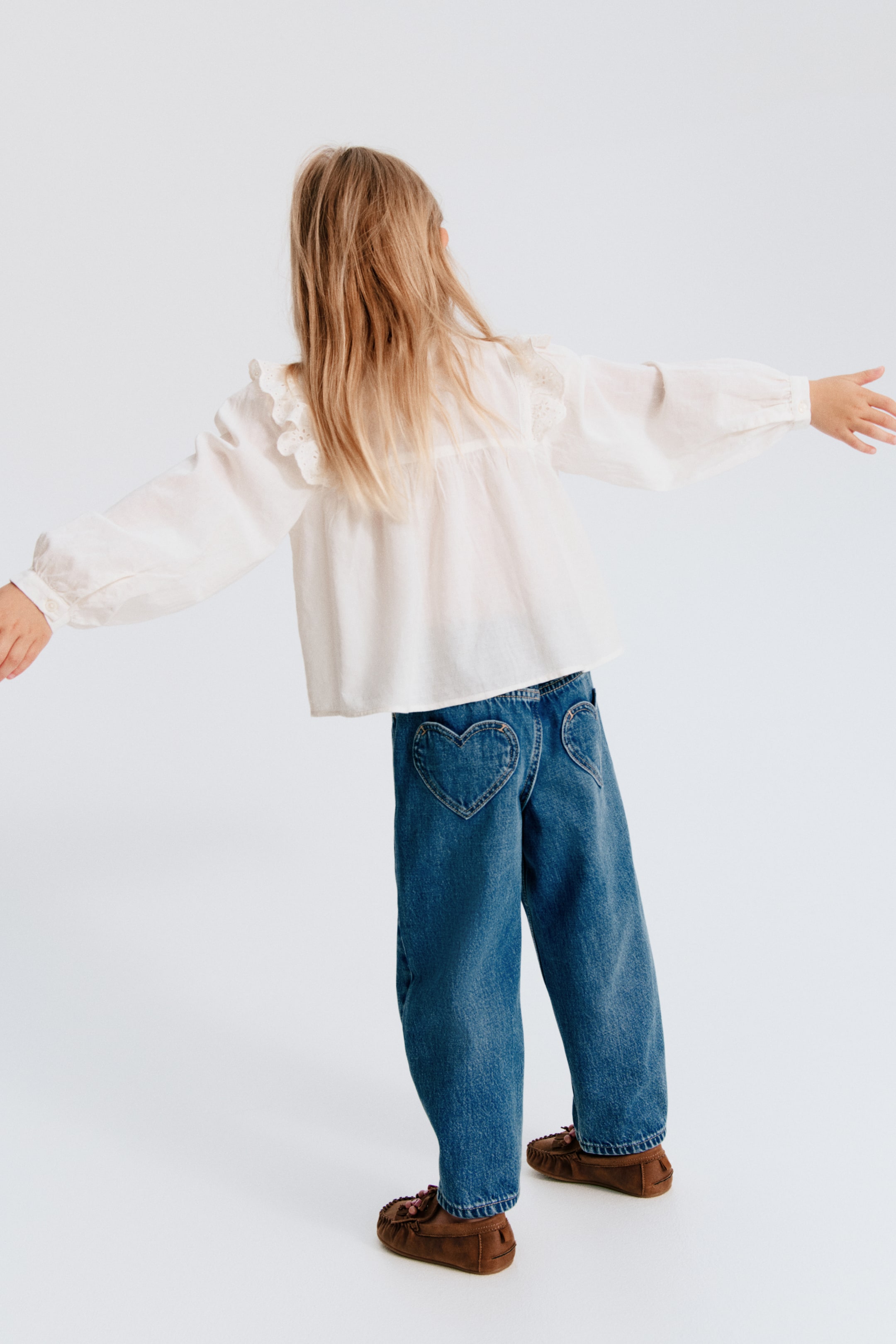 Loose-Fit Barrel Jeans