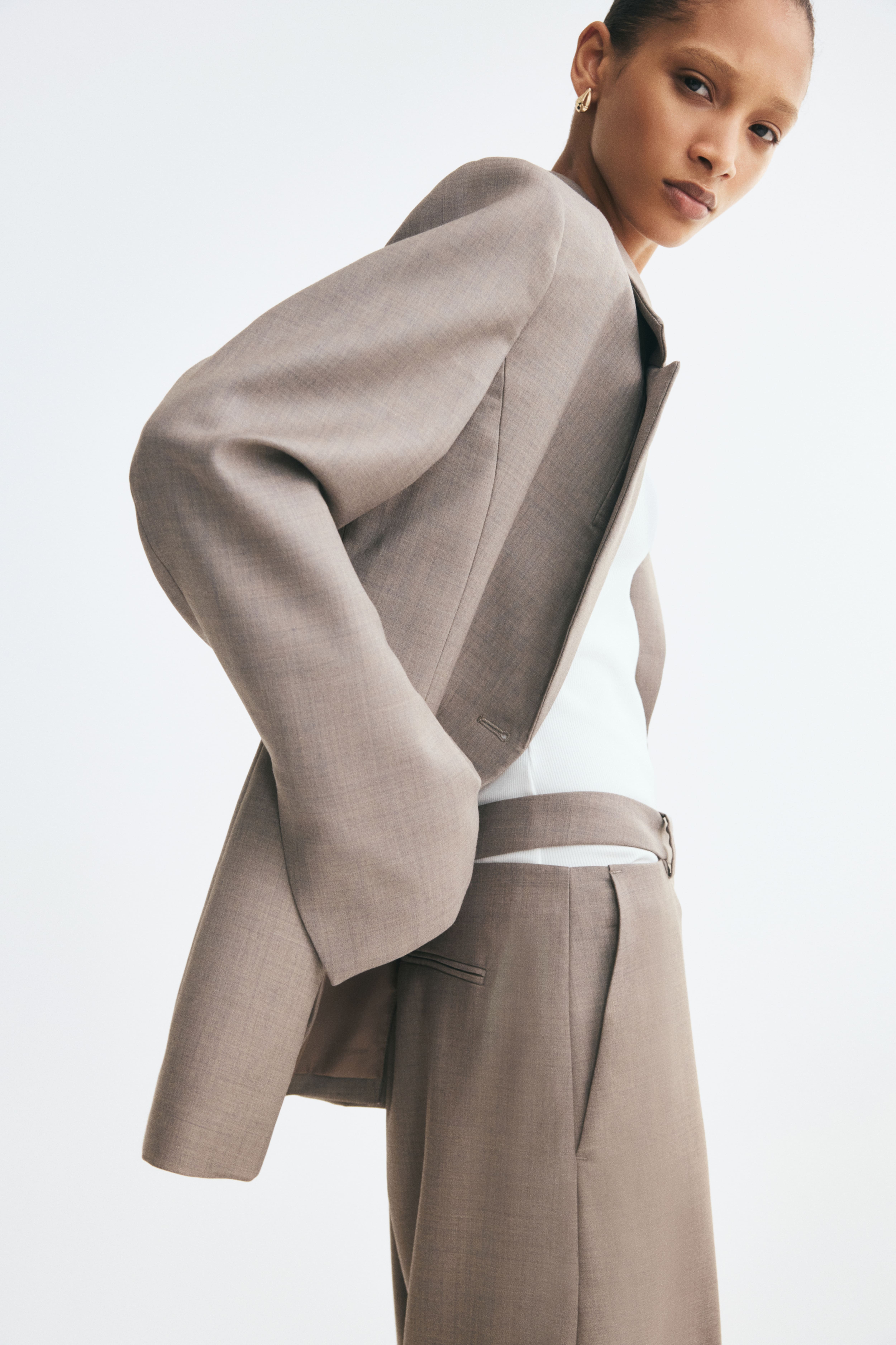 Pantalon en laine mélangée avec ouvertures