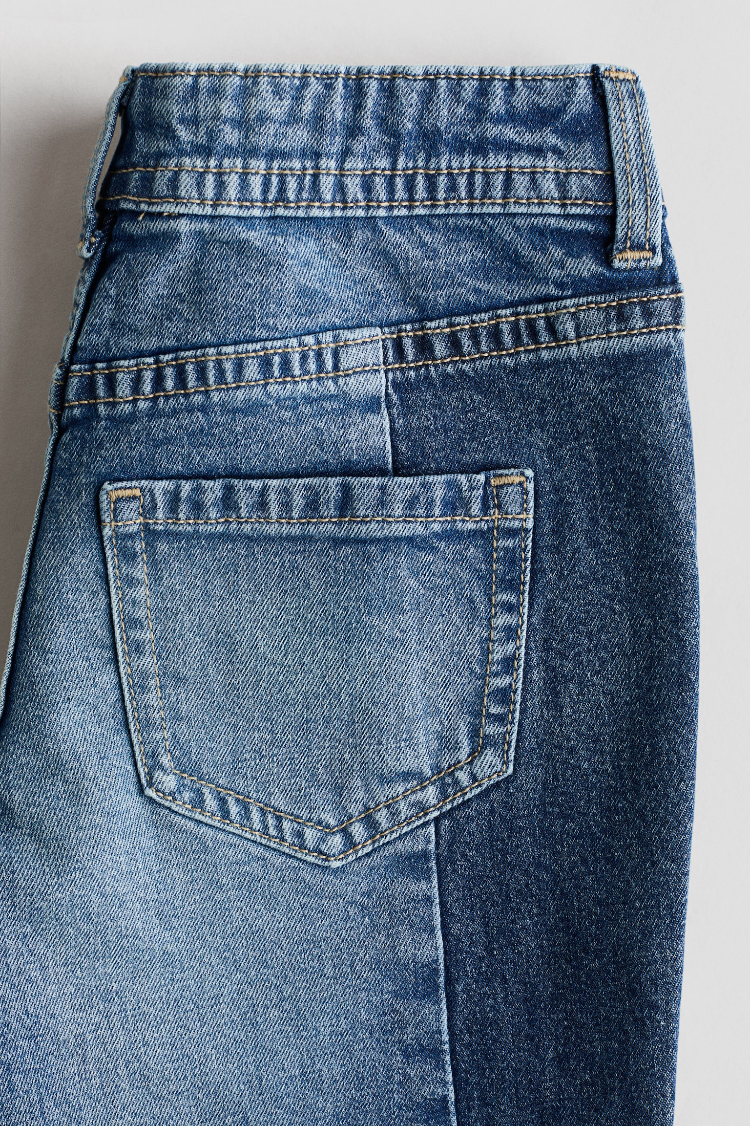 Relaxed Fit Flared Leg Low Jeans - 3