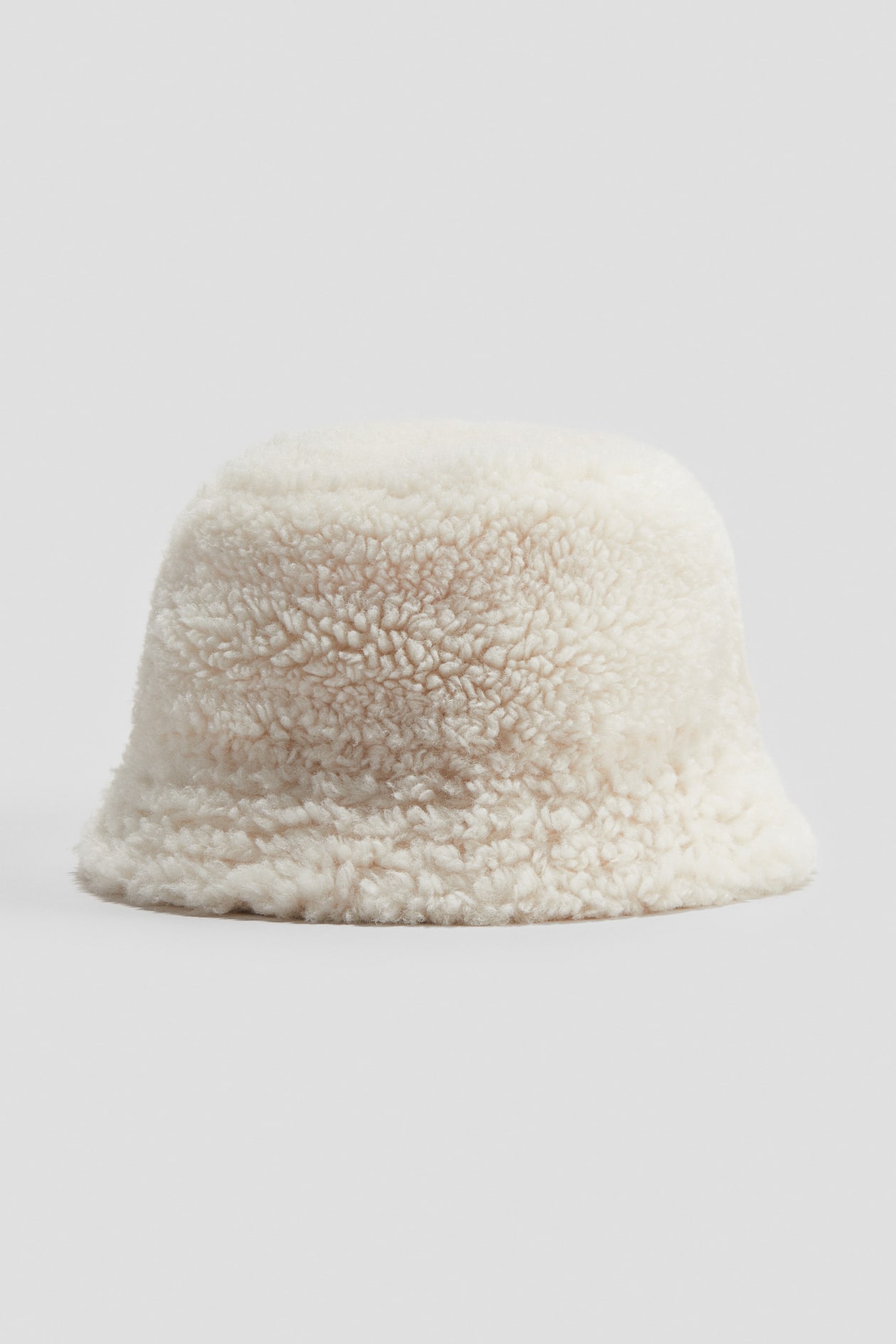TEDDY SHEARLING BUCKET HAT - CREAM Authentic Maje bucket hat in a soft cream color. Teddy-style  main image 2