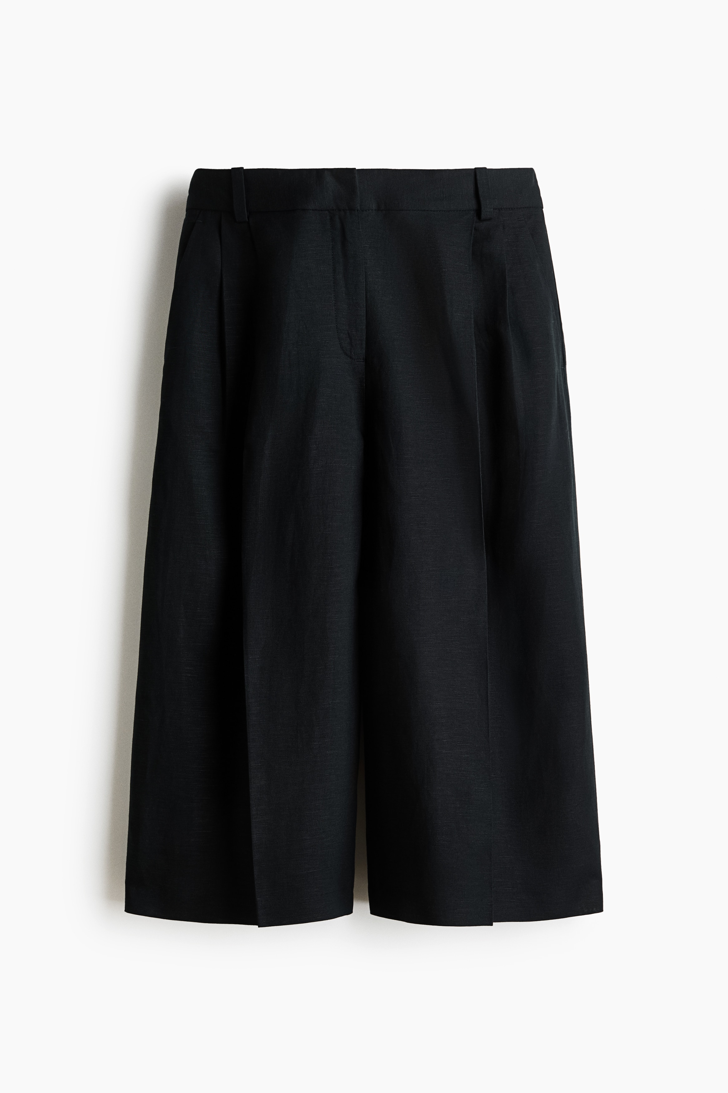 Wide-Leg Linen-Blend CulottesModel