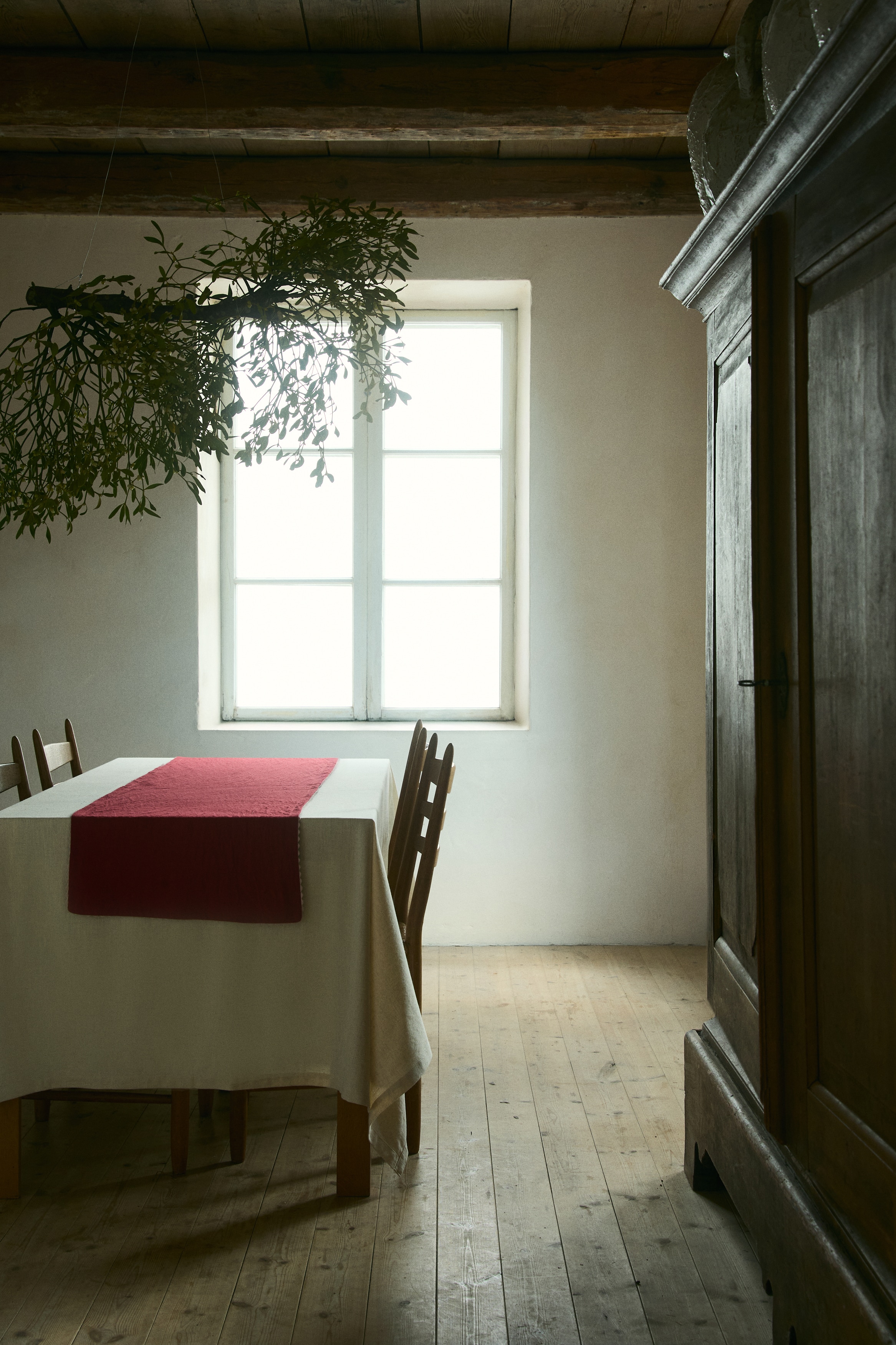 H & M - スカラップデザインテーブルランナー - レッド