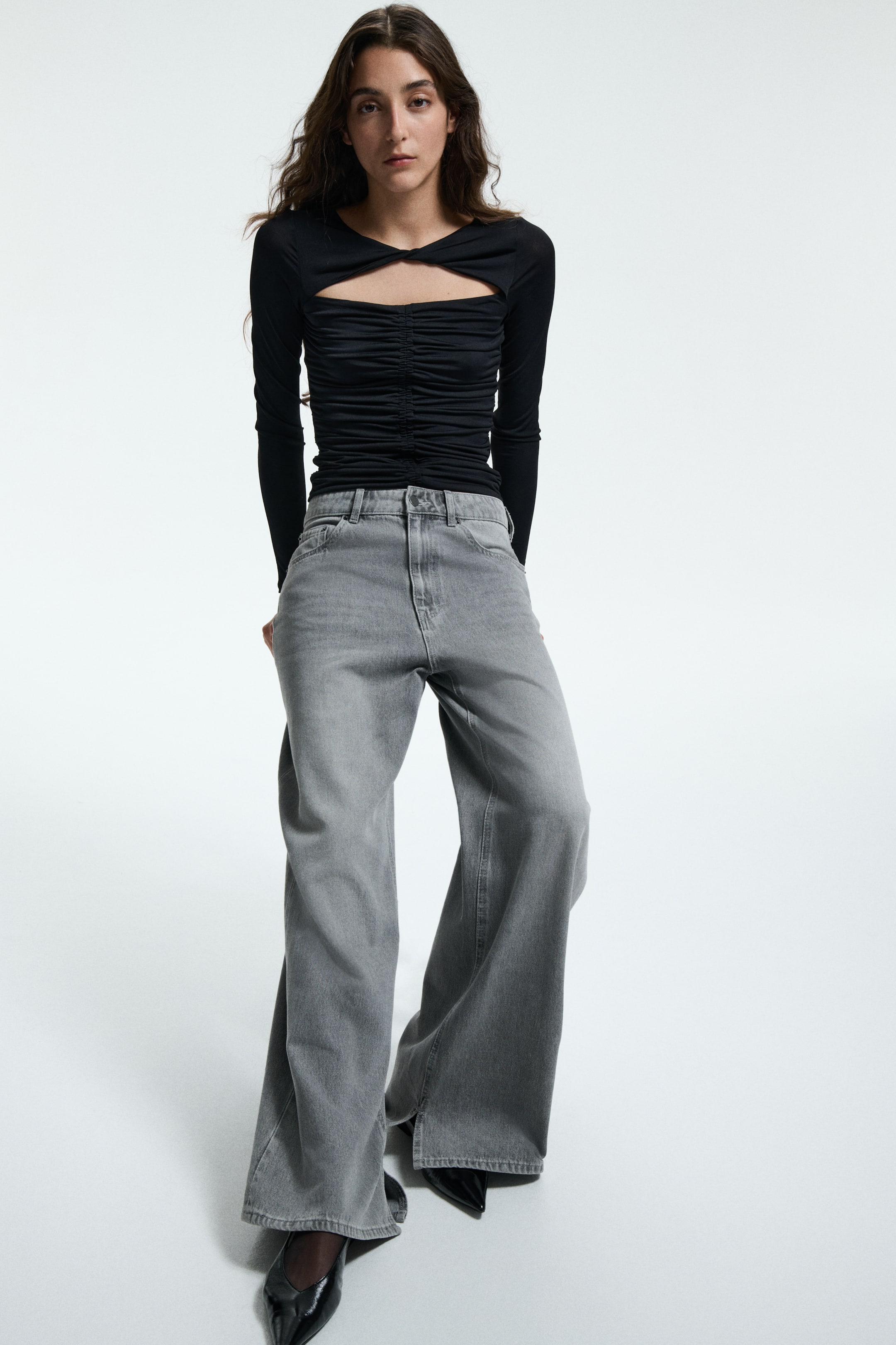 Zobrazit větší obrázek: Cut-out jersey top - Černá - ŽENY | H&M CZ 3