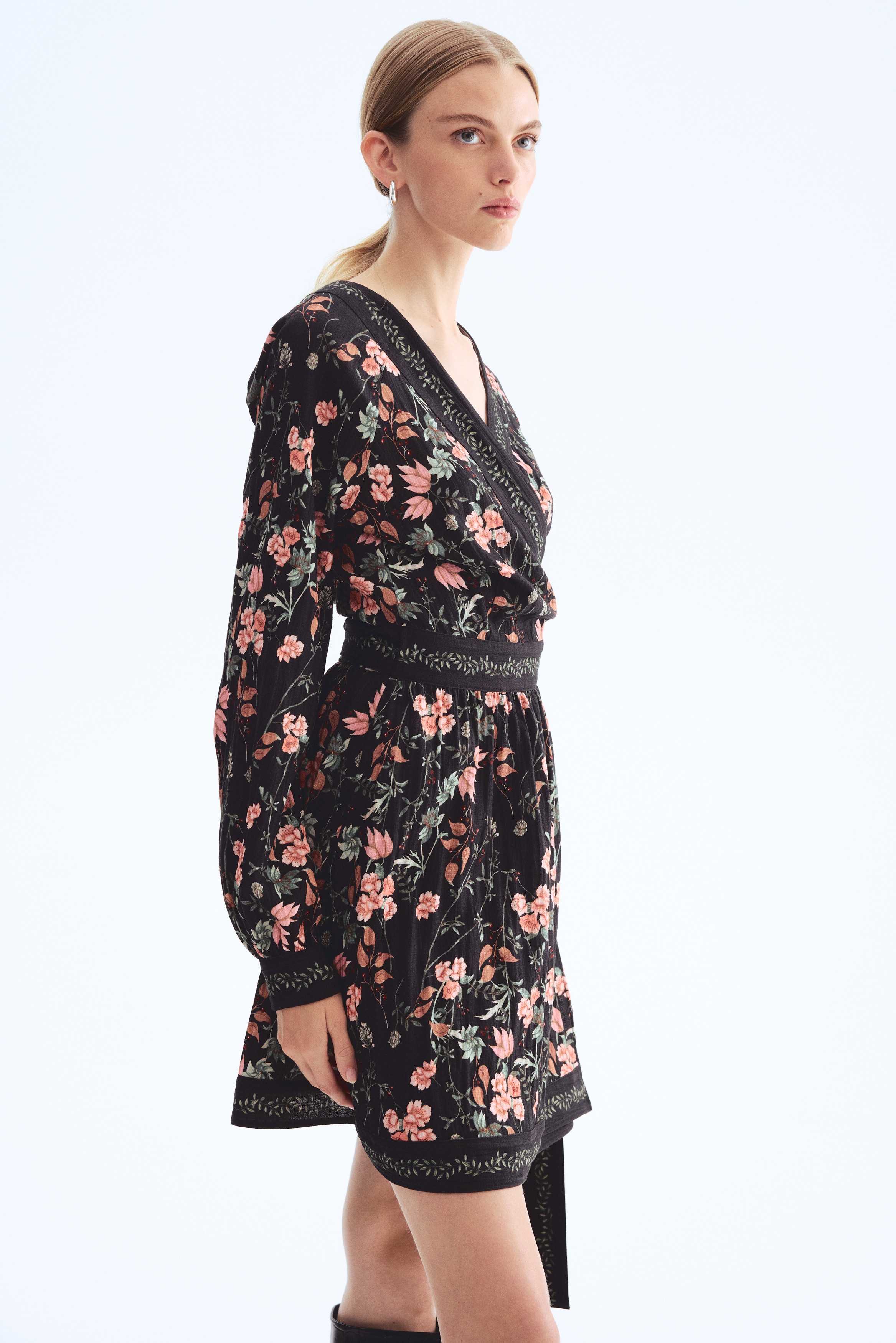 Wrap Dress - Black/floral