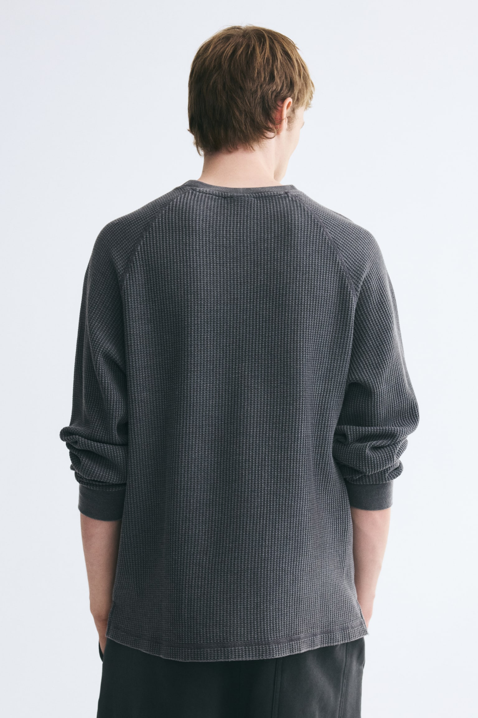 Мужская рубашка H&M Regular-Fit Waffled, цвет: Тёмный серый — фото 5