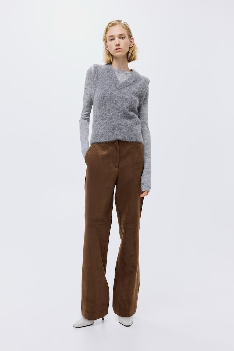 Pantalone sa zvonastim nogavicama