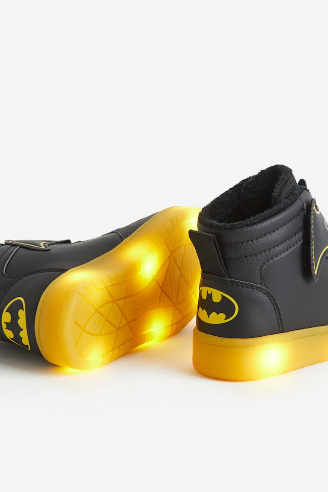 Blinkende, høje sneakers med varmt for - Sort/Batman - 4