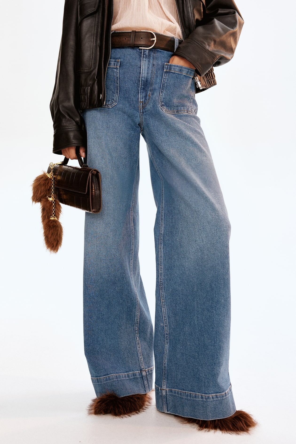 Wide High Jeans - image 4