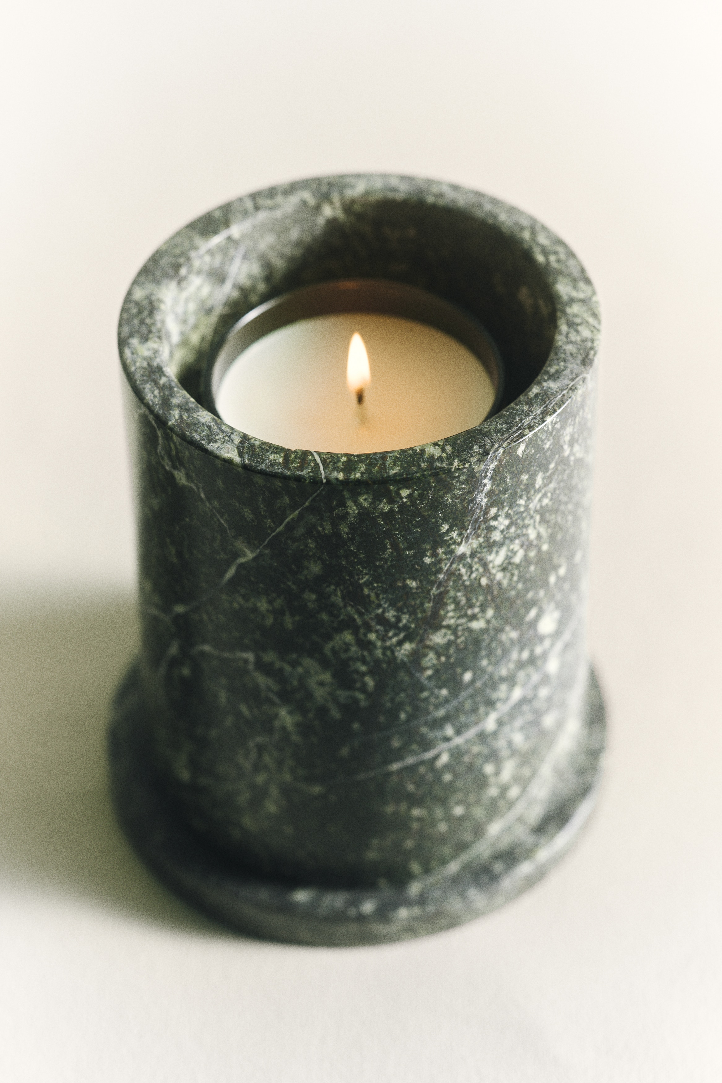 Marmeren waxinelichthouder met deksel - Zwart/groen