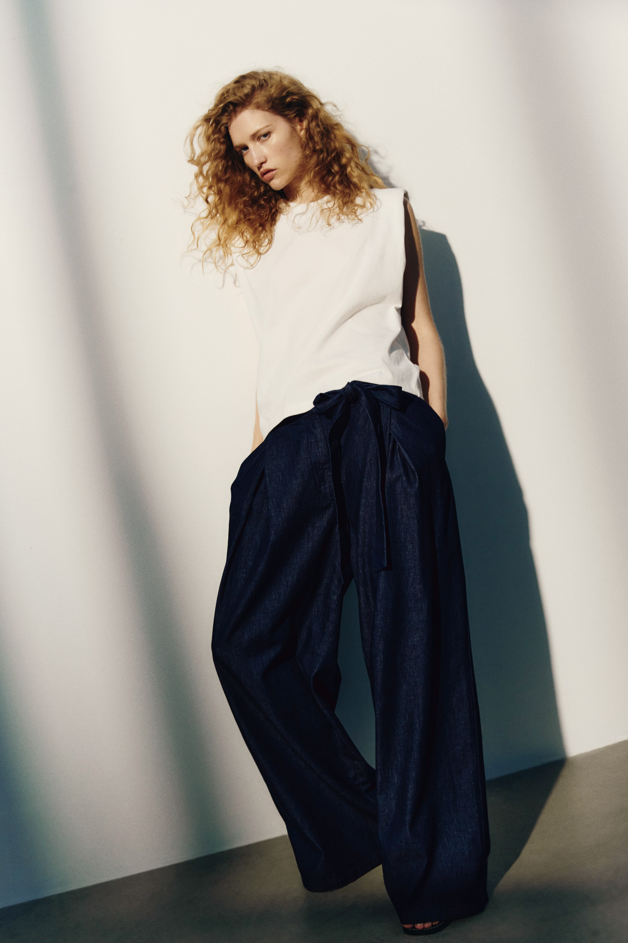 Pantalon en denim avec détail à nouer