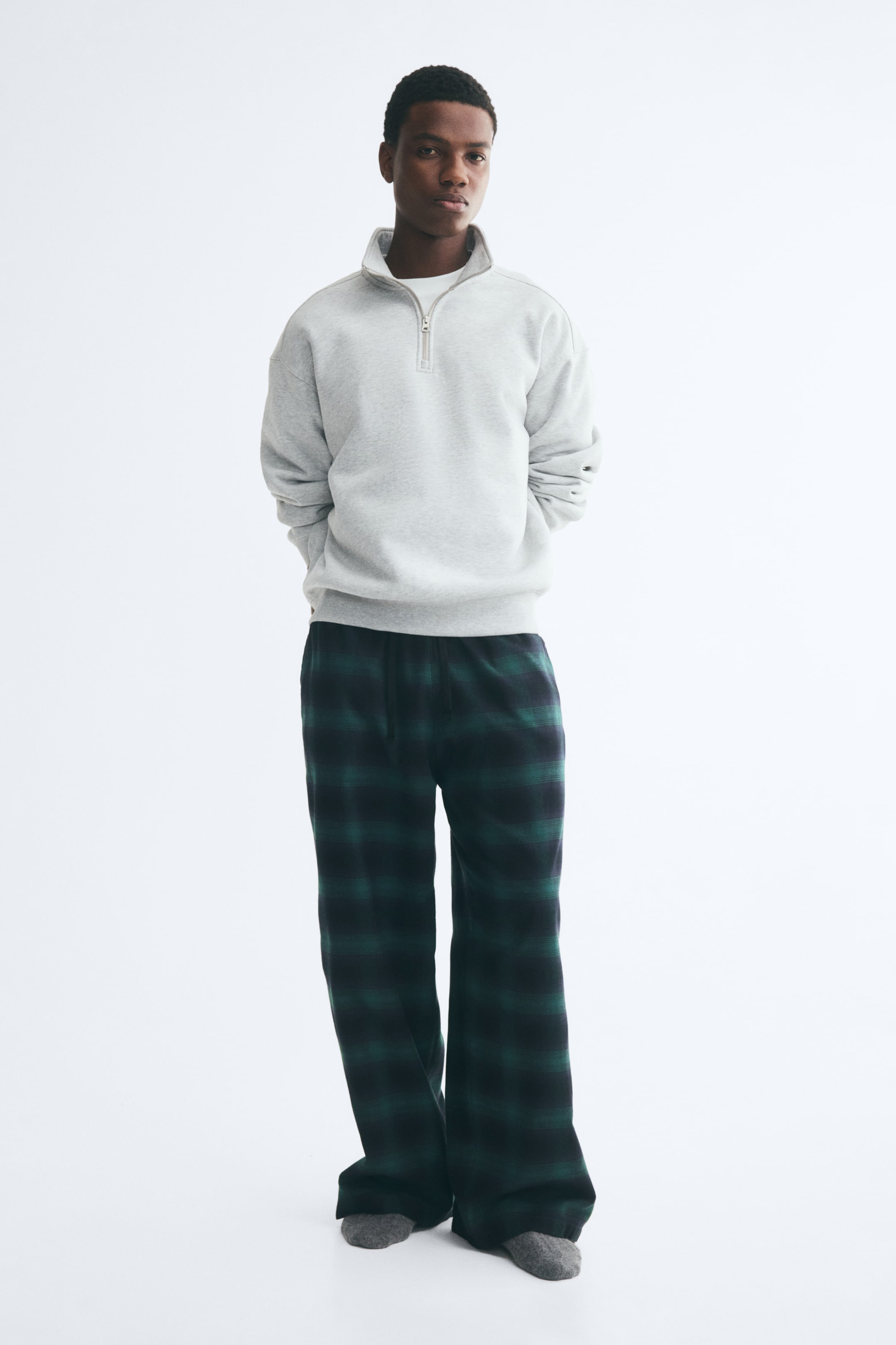 View larger image: Cotton flannel pyjama bottoms - Dark green/Checked - Men | H&M 1