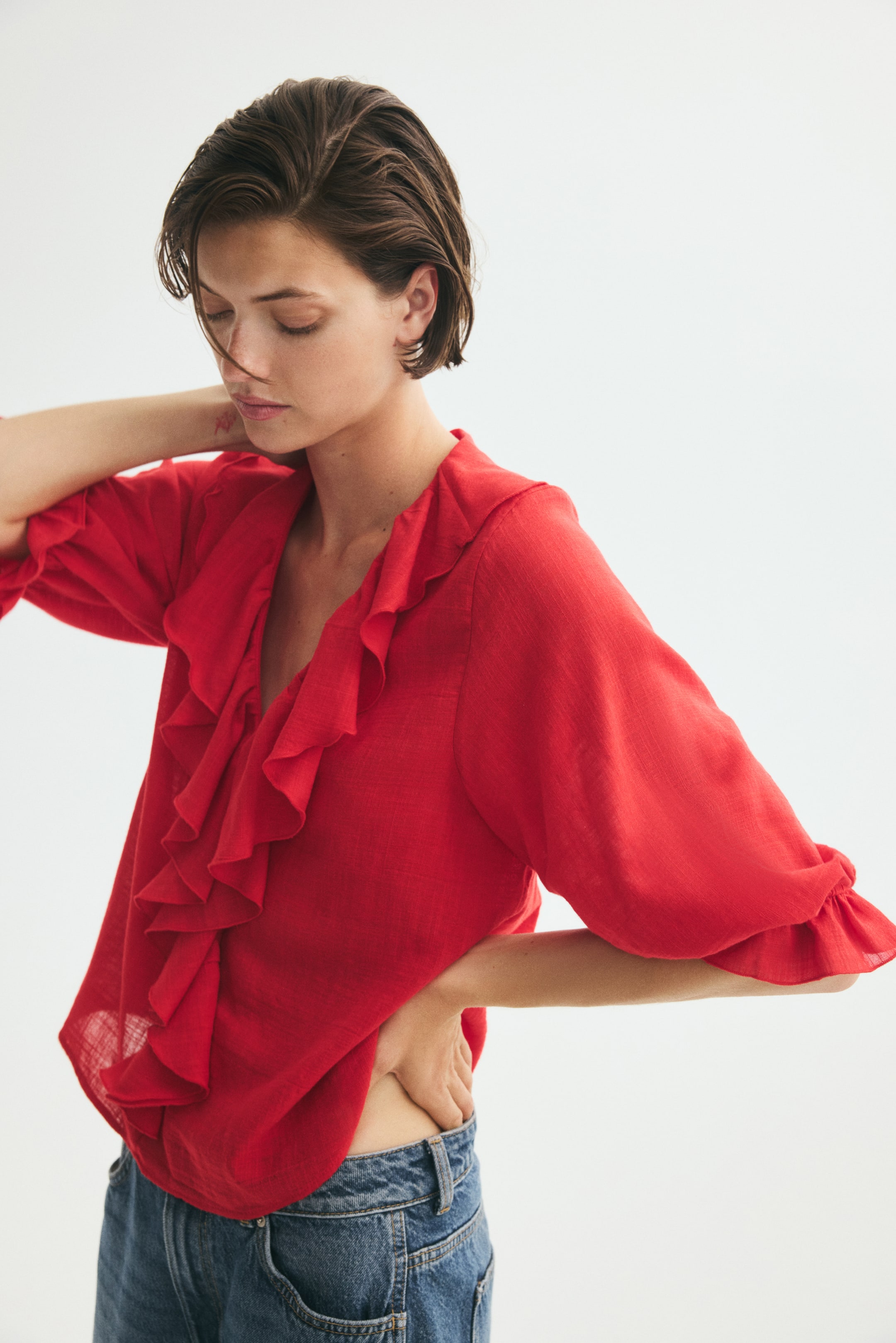 Женские блузки H&M Flounced Cotton-Blend Blouse — фото 6