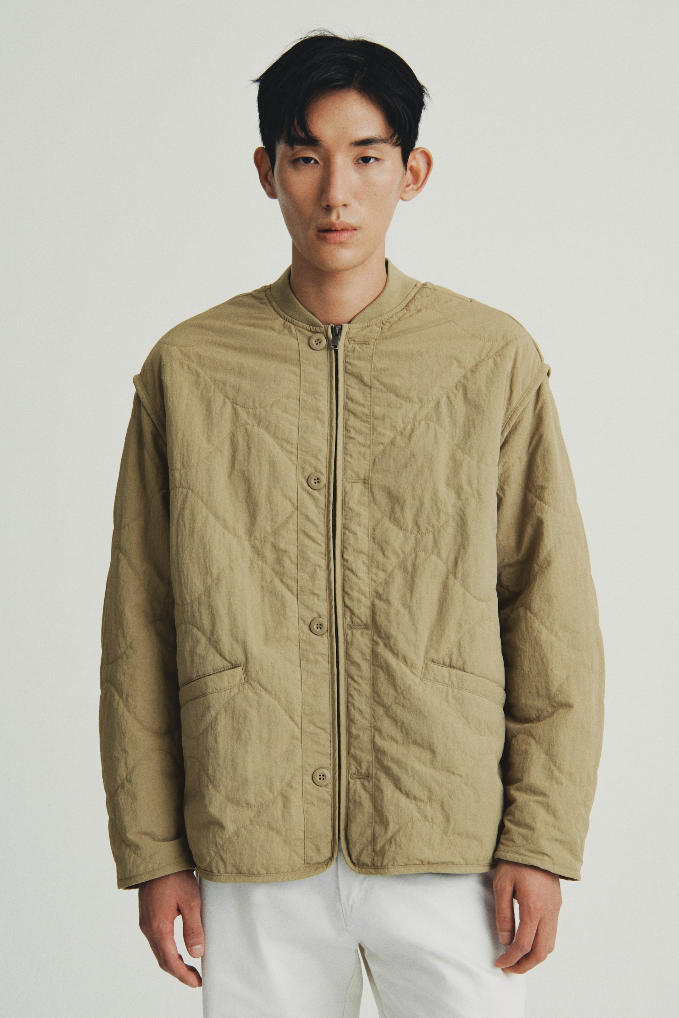 이미지 확대 보기: 퀼티드 나일론 재킷 - 다크 베이지 - Men | H&M KR 2