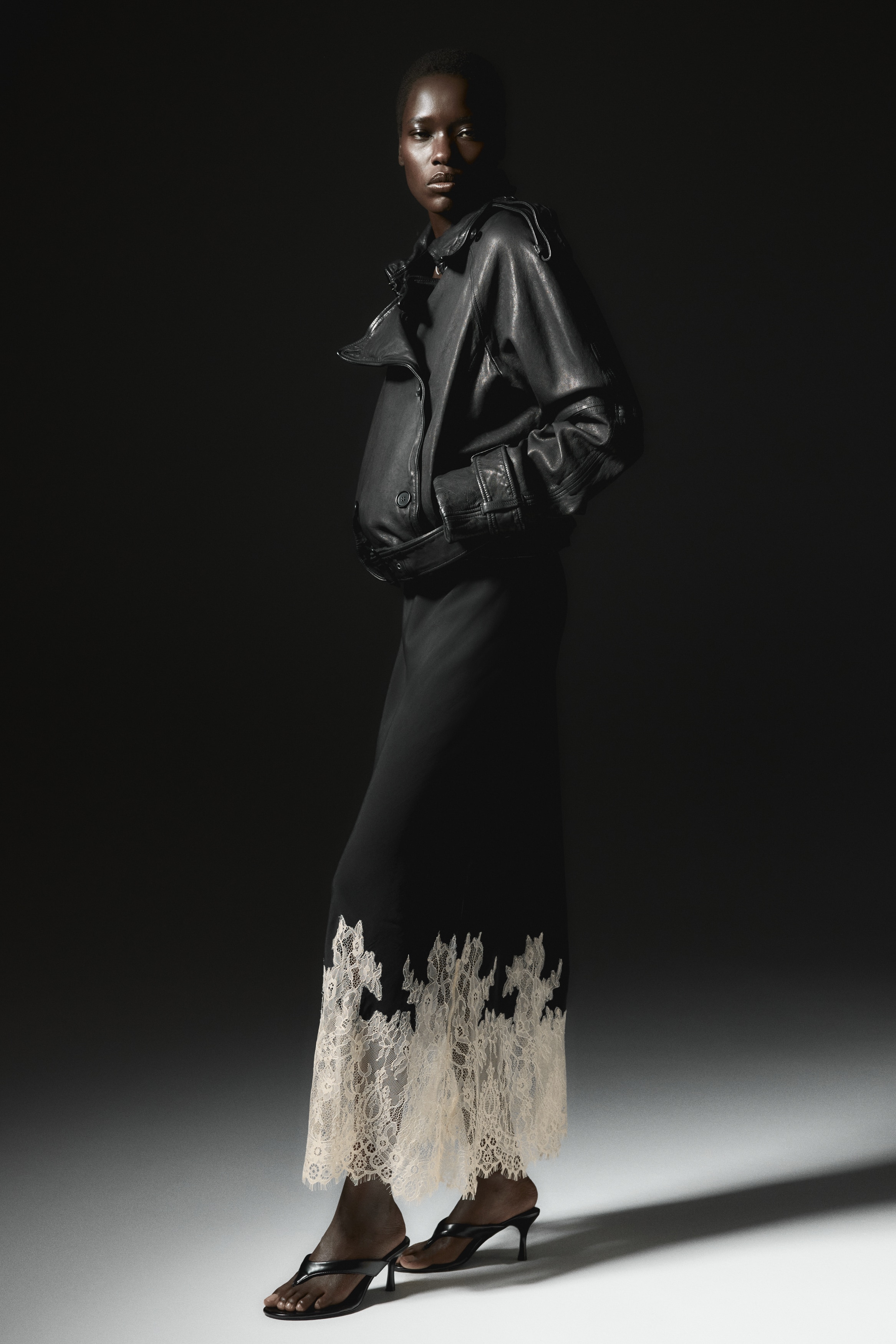 Kjol med spetskant - Svart